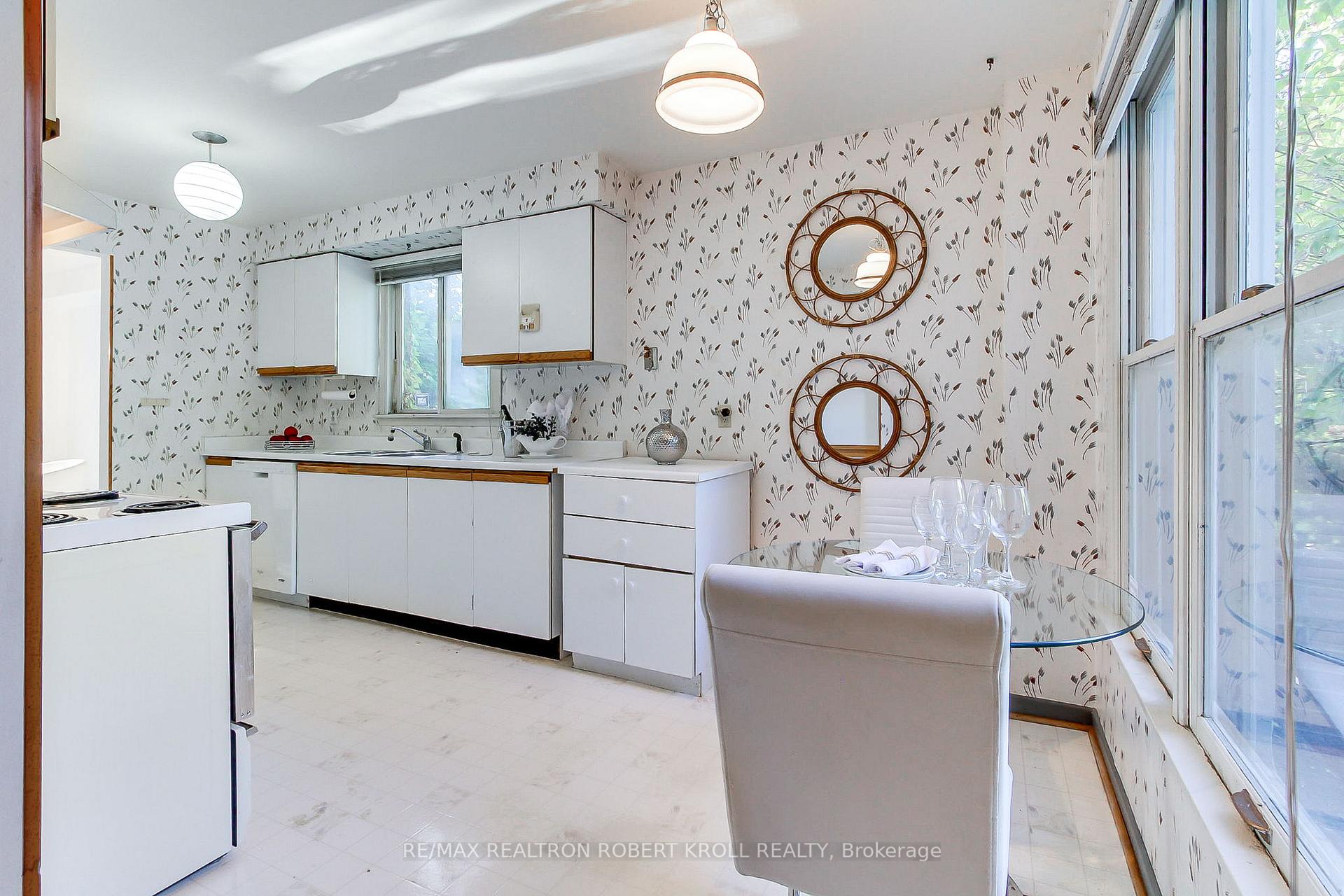 136 Stillwater Crescent