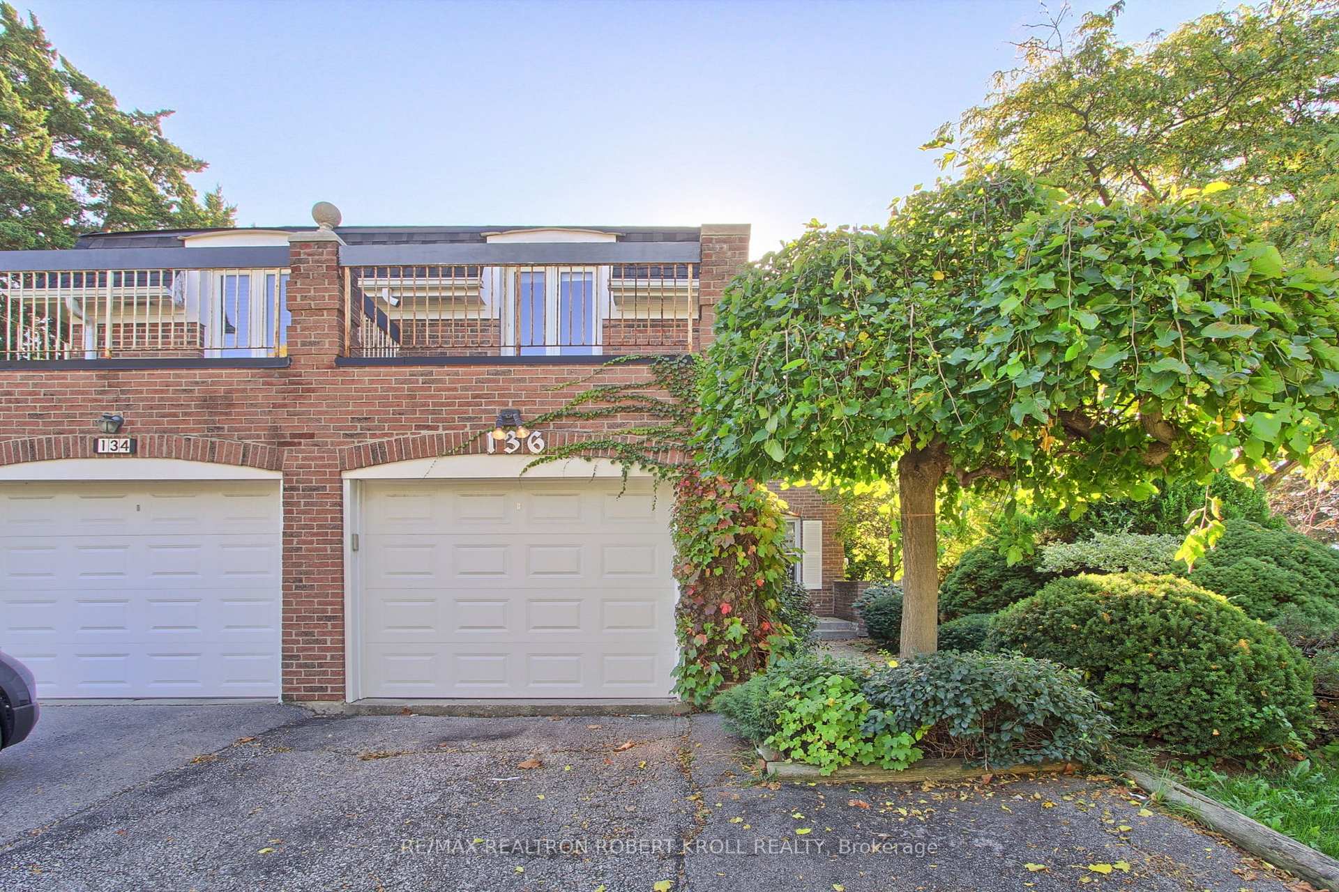 136 Stillwater Crescent