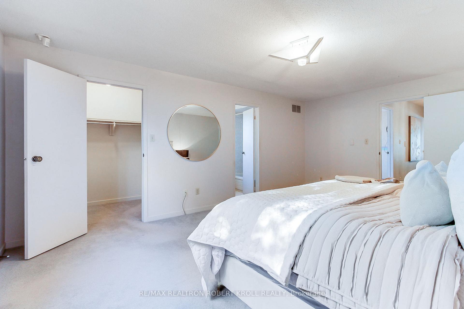 136 Stillwater Crescent