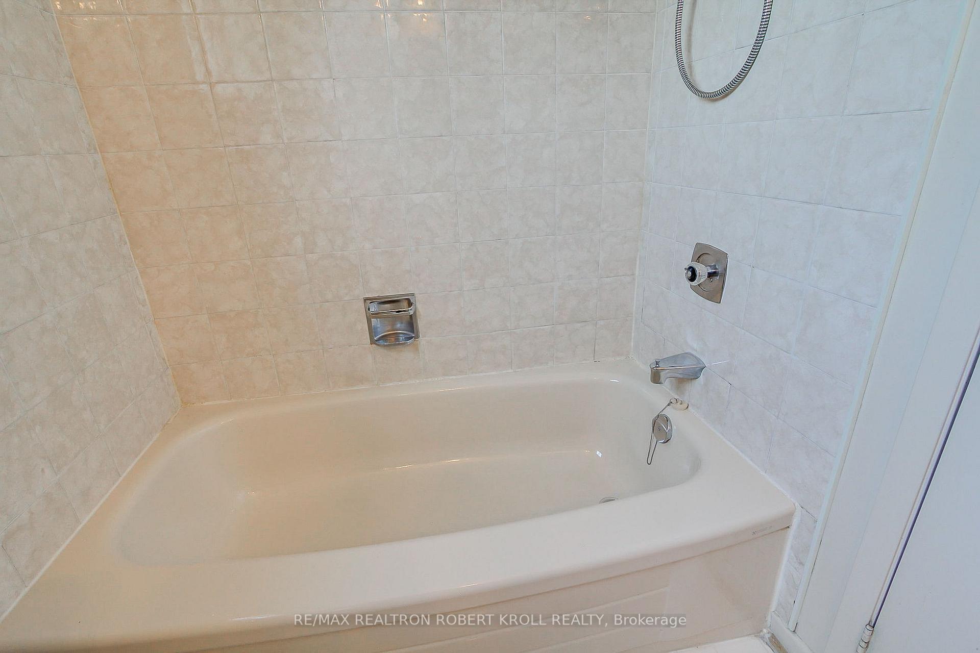 136 Stillwater Crescent