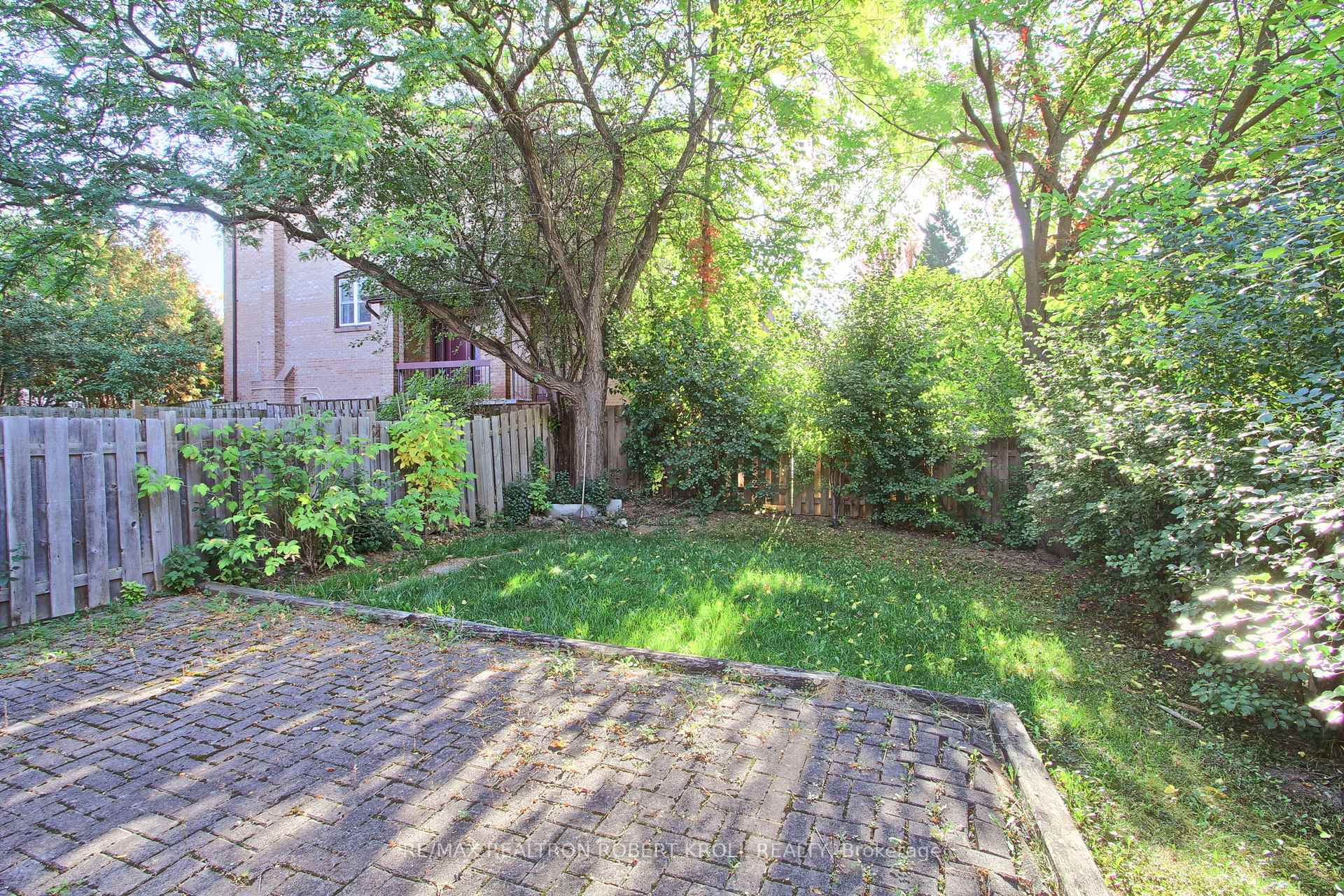 136 Stillwater Crescent