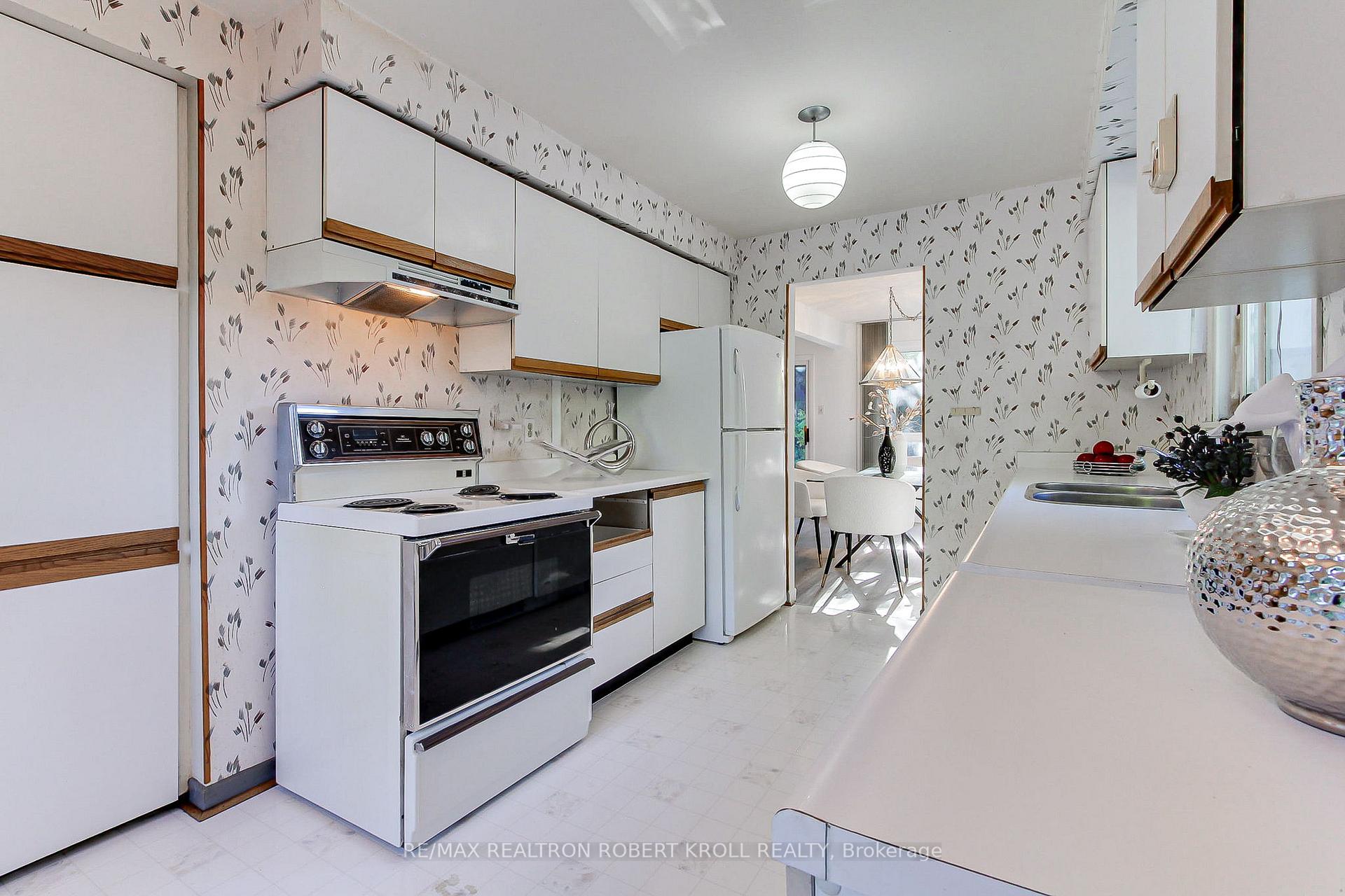 136 Stillwater Crescent