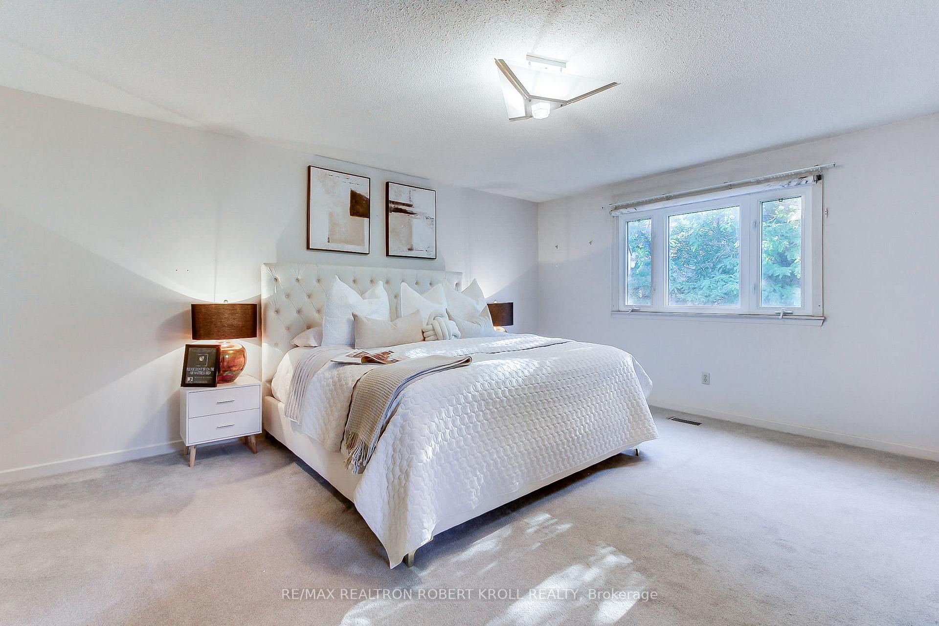 136 Stillwater Crescent