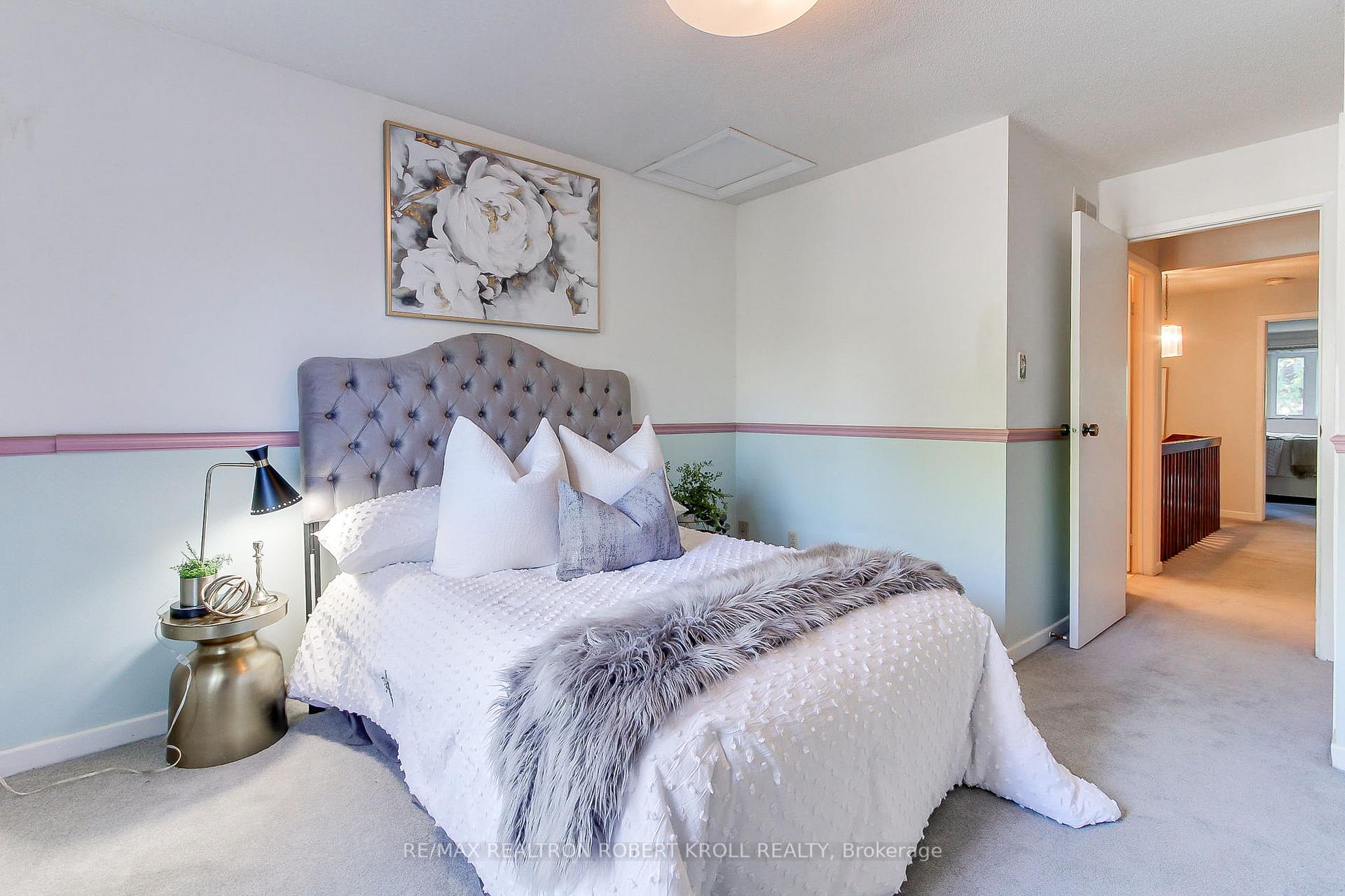 136 Stillwater Crescent