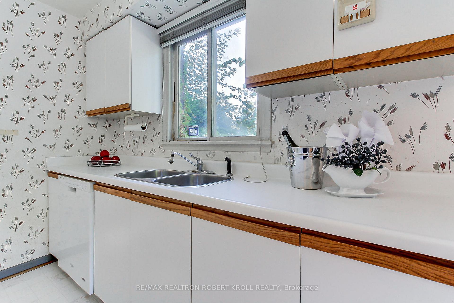 136 Stillwater Crescent