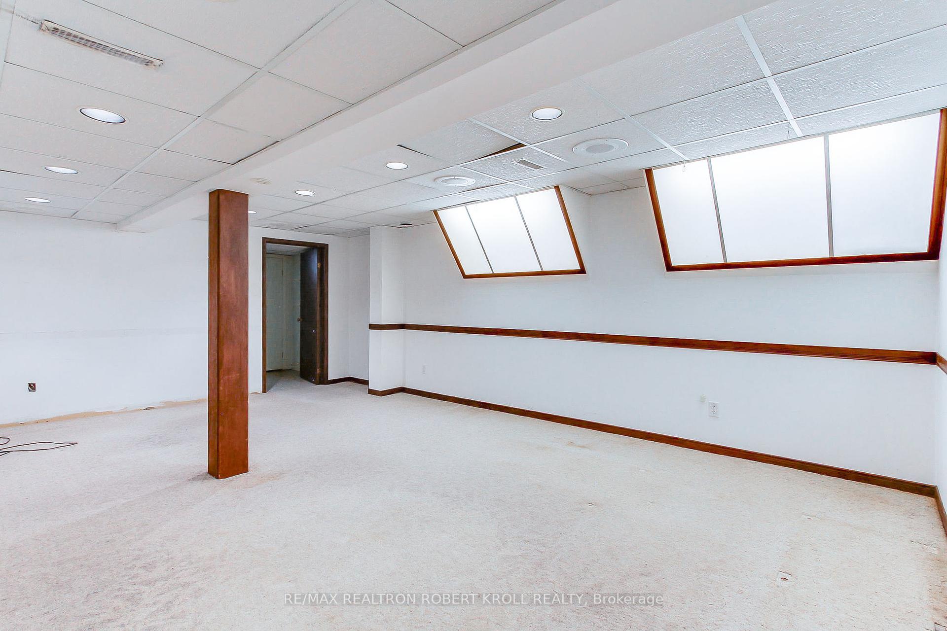 136 Stillwater Crescent