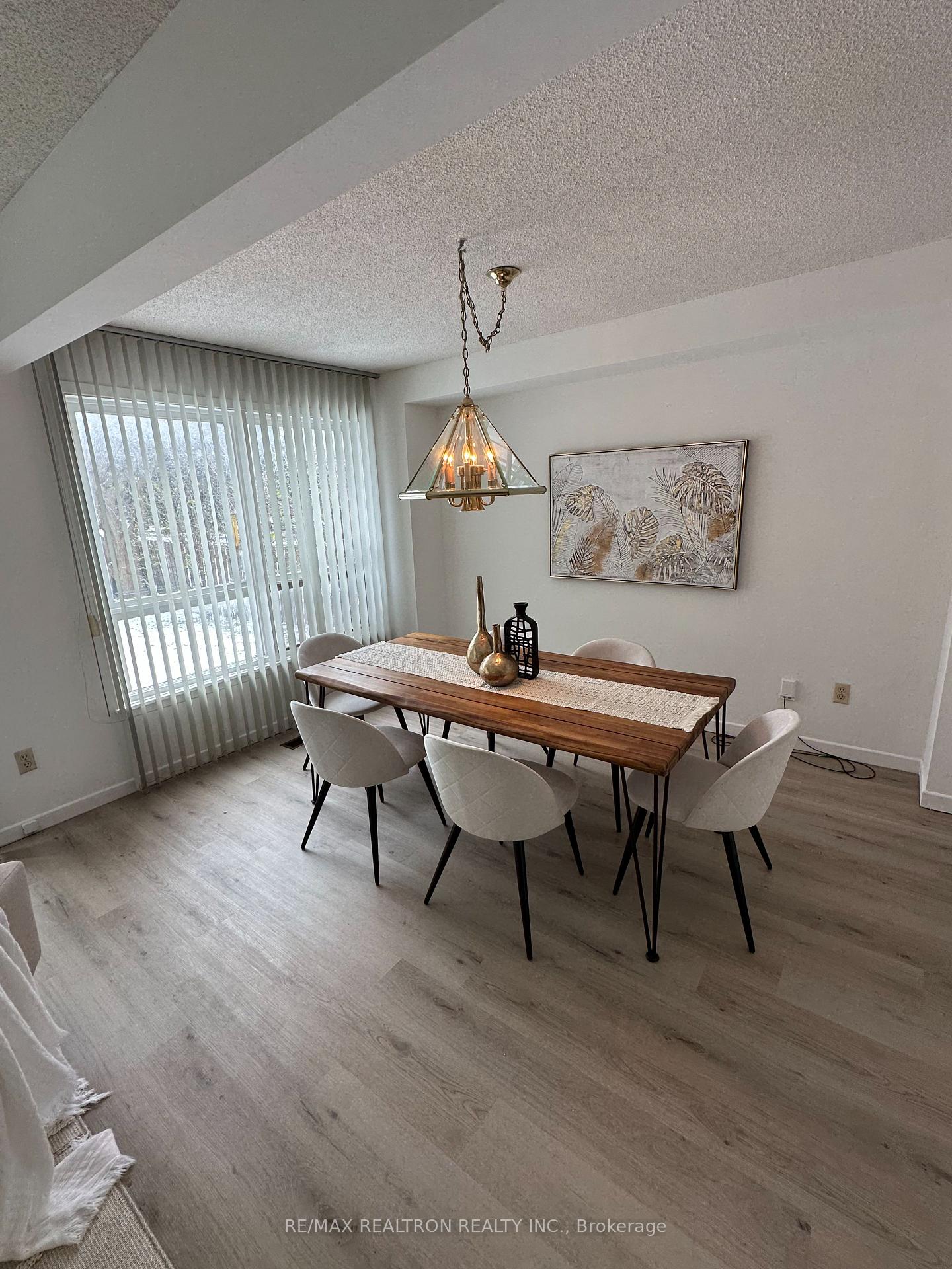 136 Stillwater Crescent