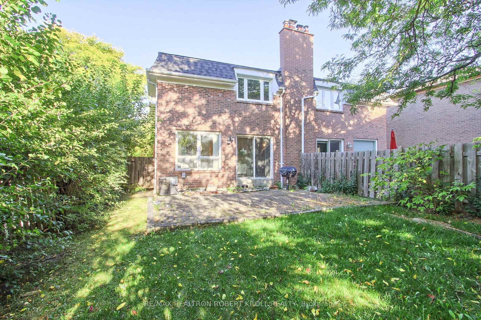 136 Stillwater Crescent