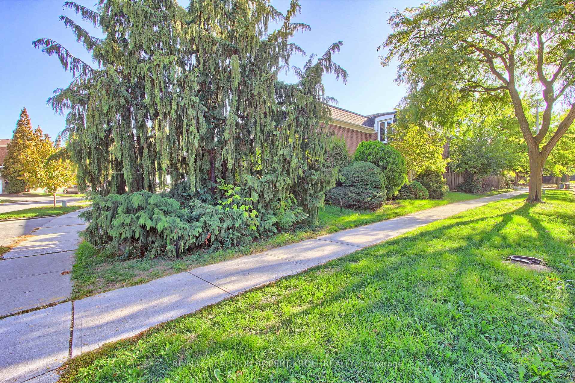 136 Stillwater Crescent