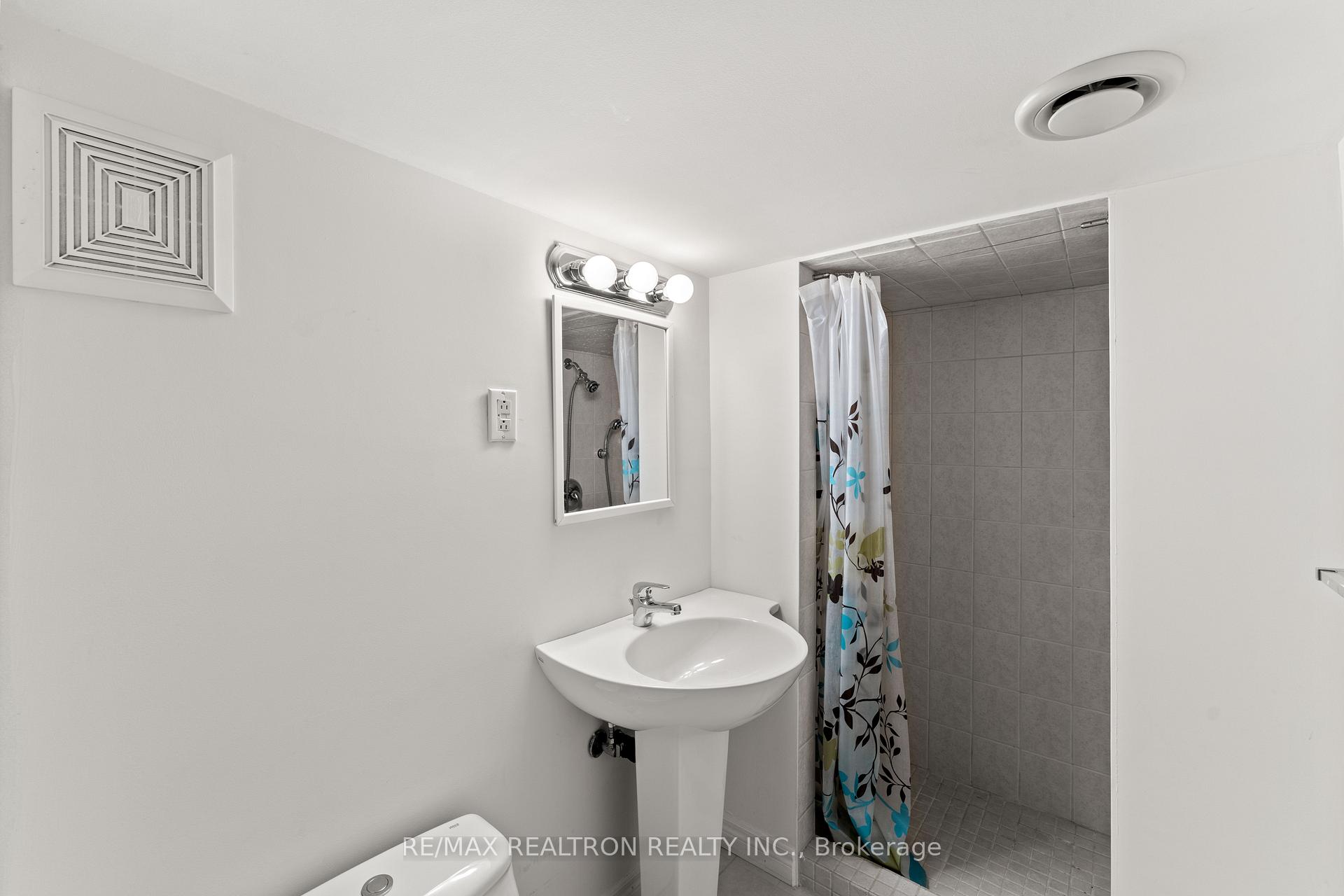 37 Johnston Avenue, Toronto C07, ON M2N 1G9, Toronto C07 ON, M2N 1G9