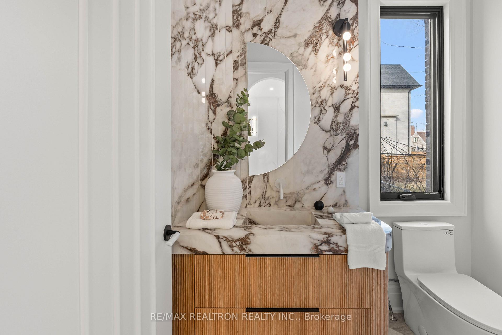 38 Ridgevale Drive, Toronto