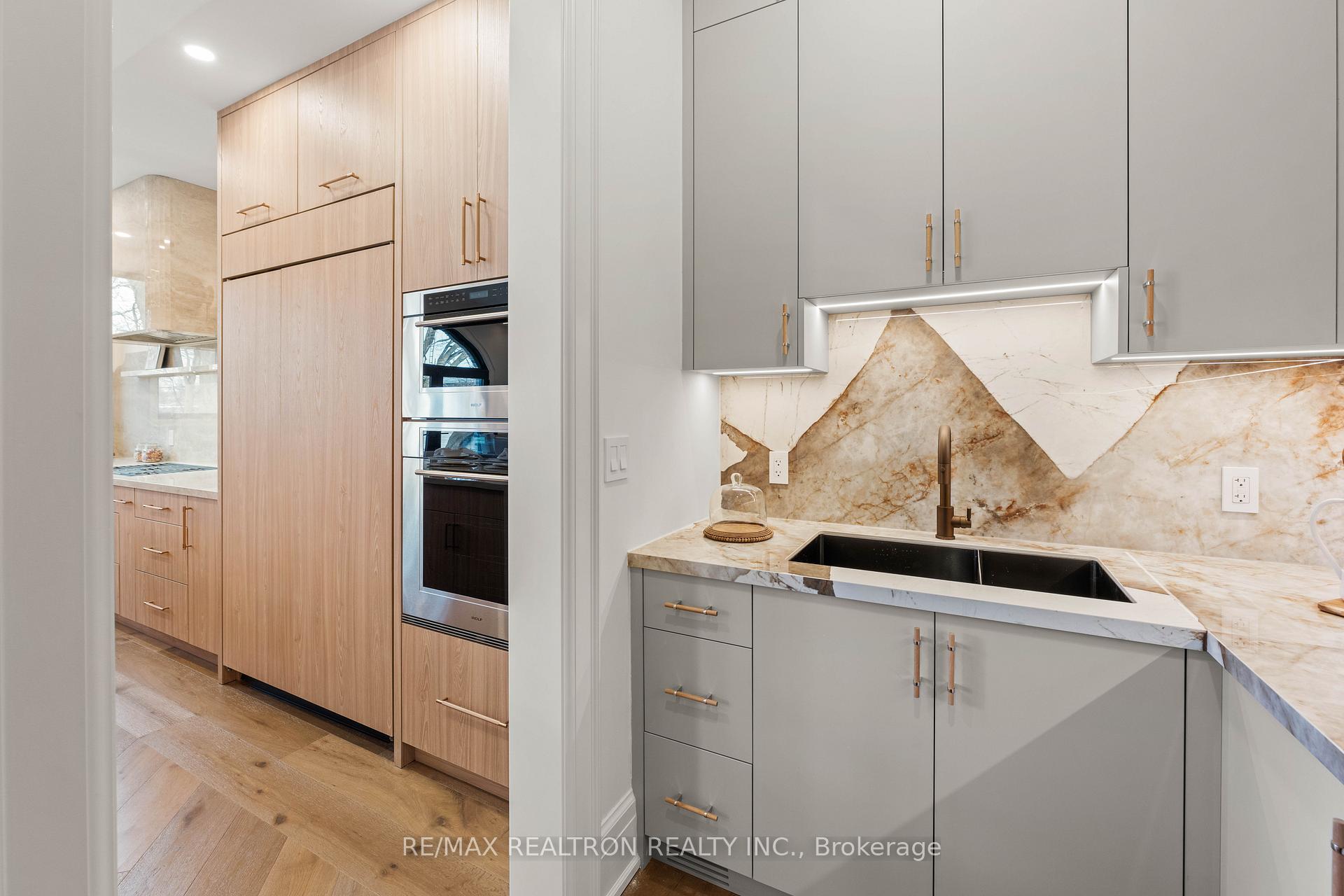 38 Ridgevale Drive, Toronto