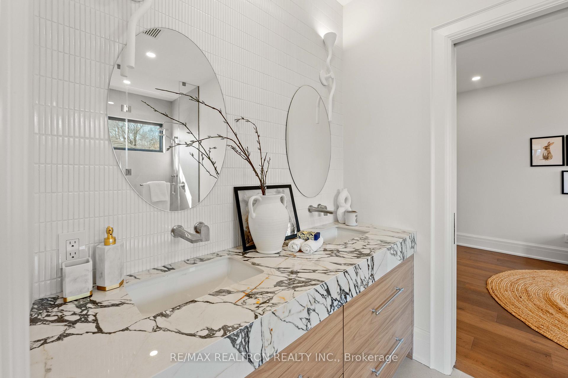 38 Ridgevale Drive, Toronto