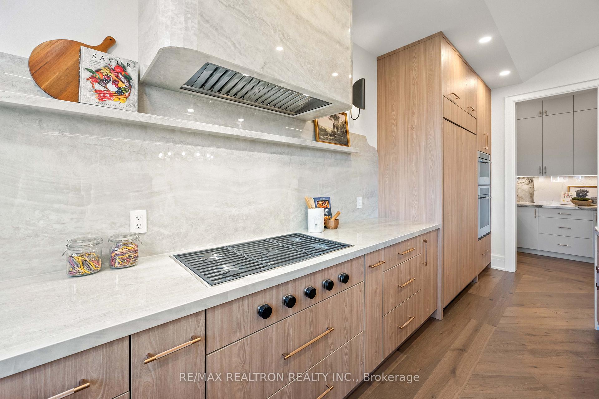 38 Ridgevale Drive, Toronto