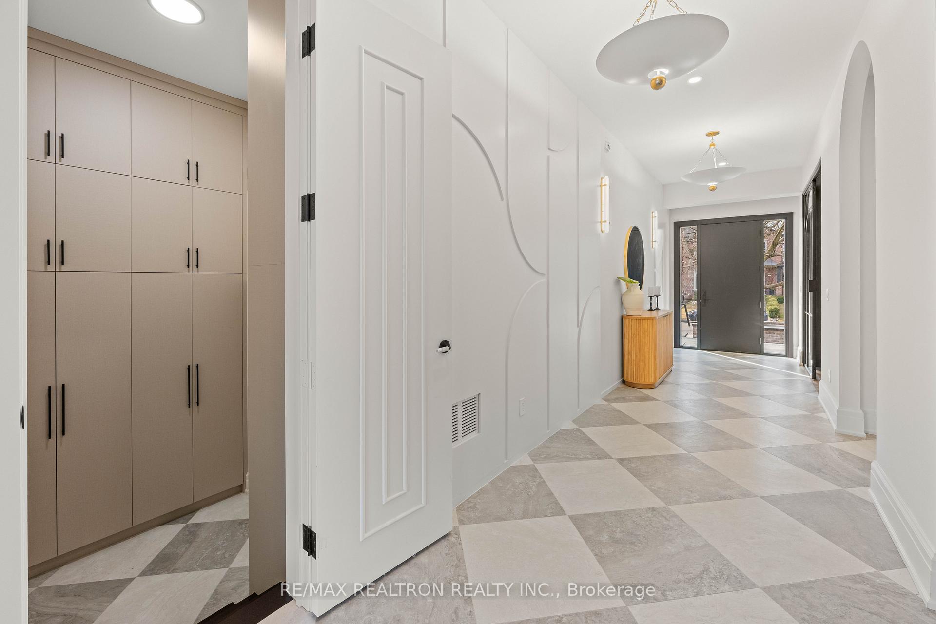 38 Ridgevale Drive, Toronto