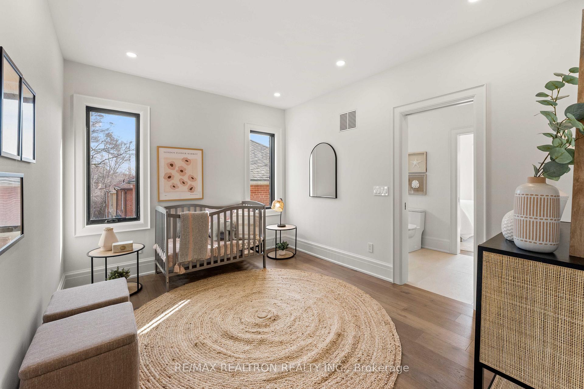 38 Ridgevale Drive, Toronto