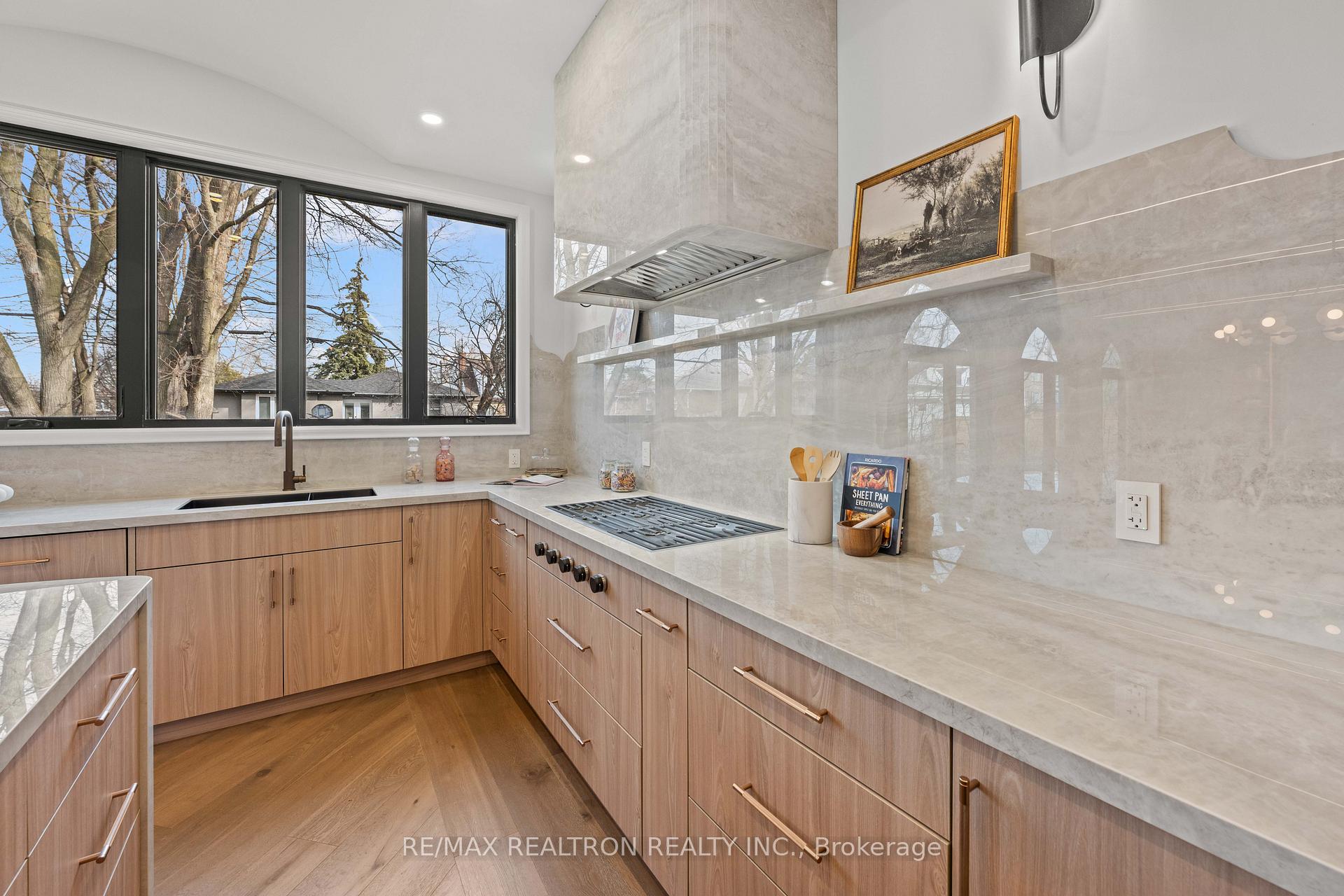 38 Ridgevale Drive, Toronto