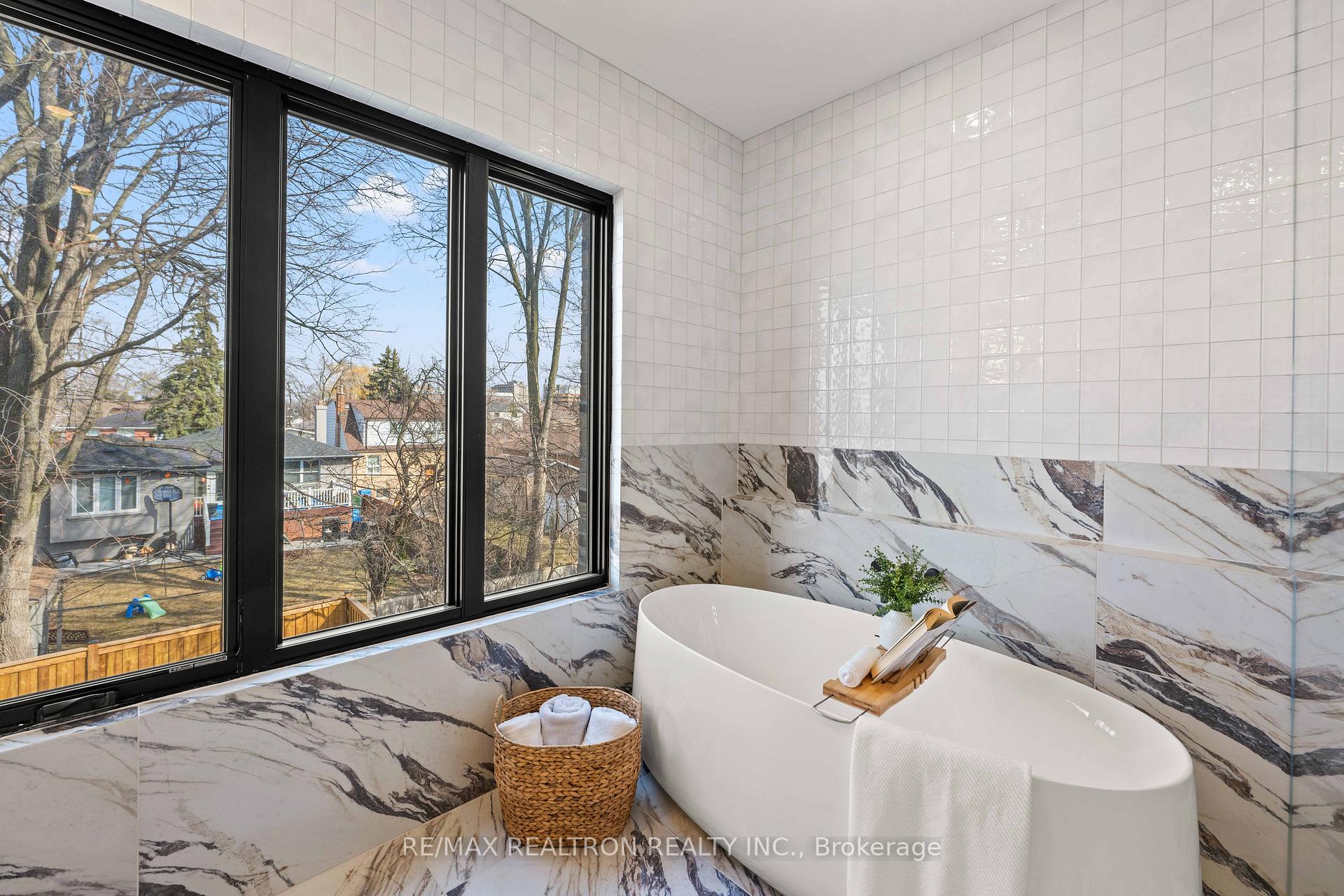 38 Ridgevale Drive, Toronto