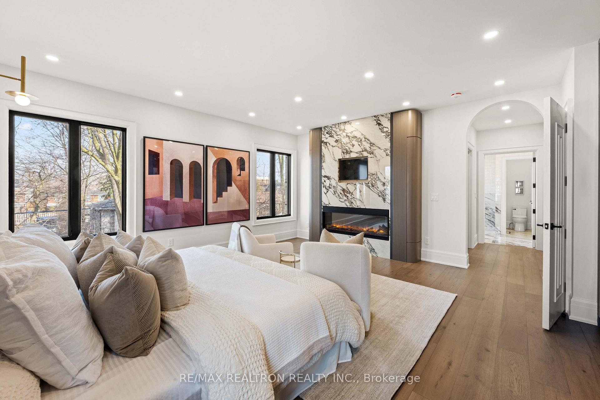 38 Ridgevale Drive, Toronto