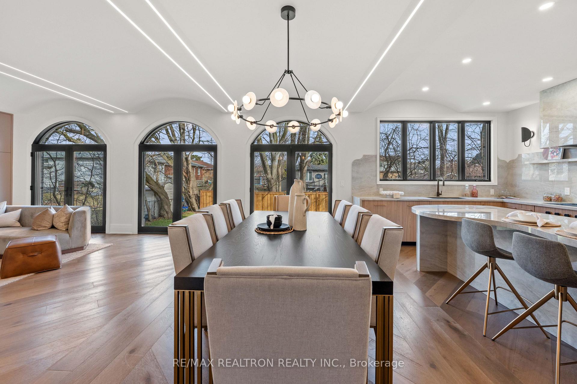 38 Ridgevale Drive, Toronto