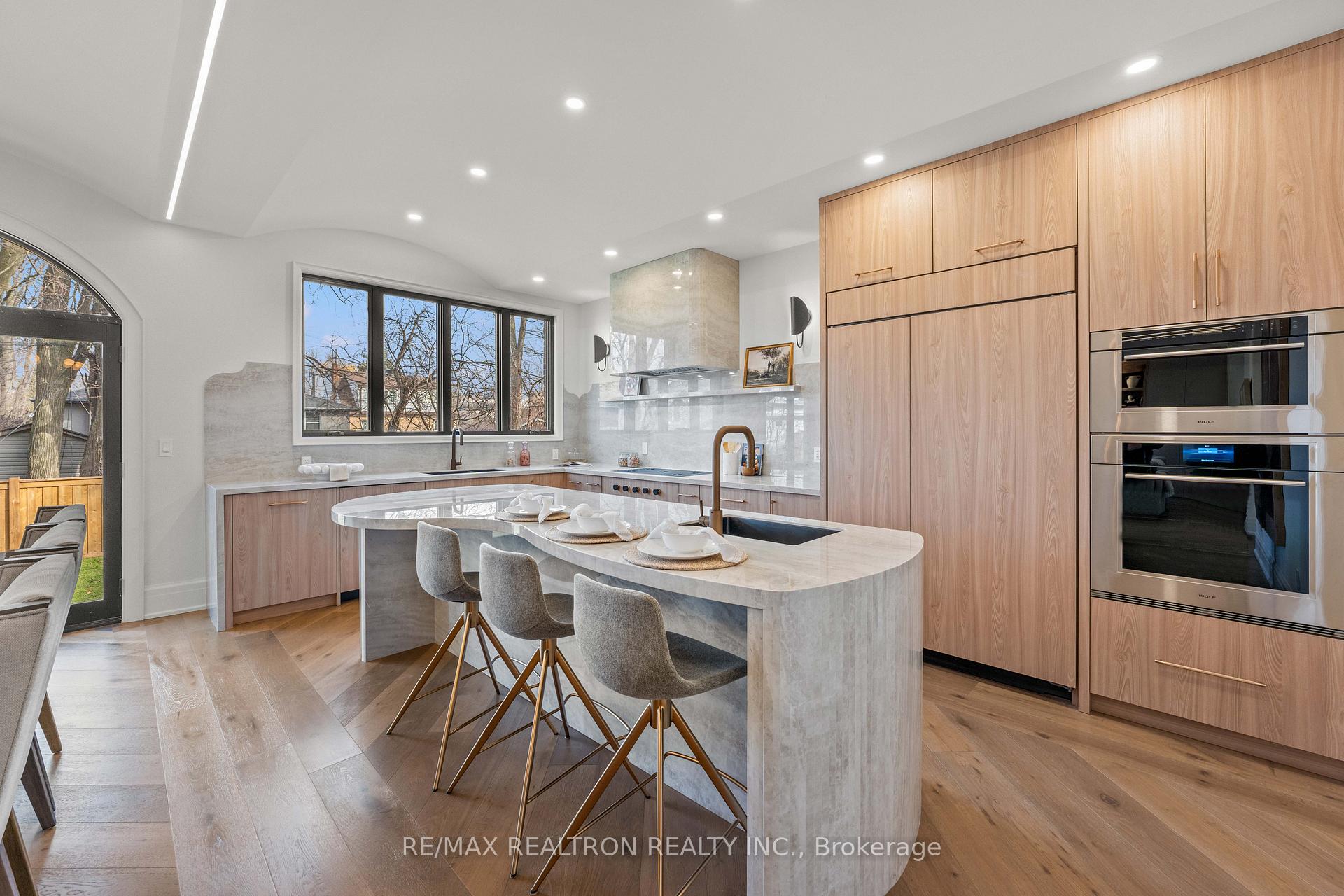 38 Ridgevale Drive, Toronto