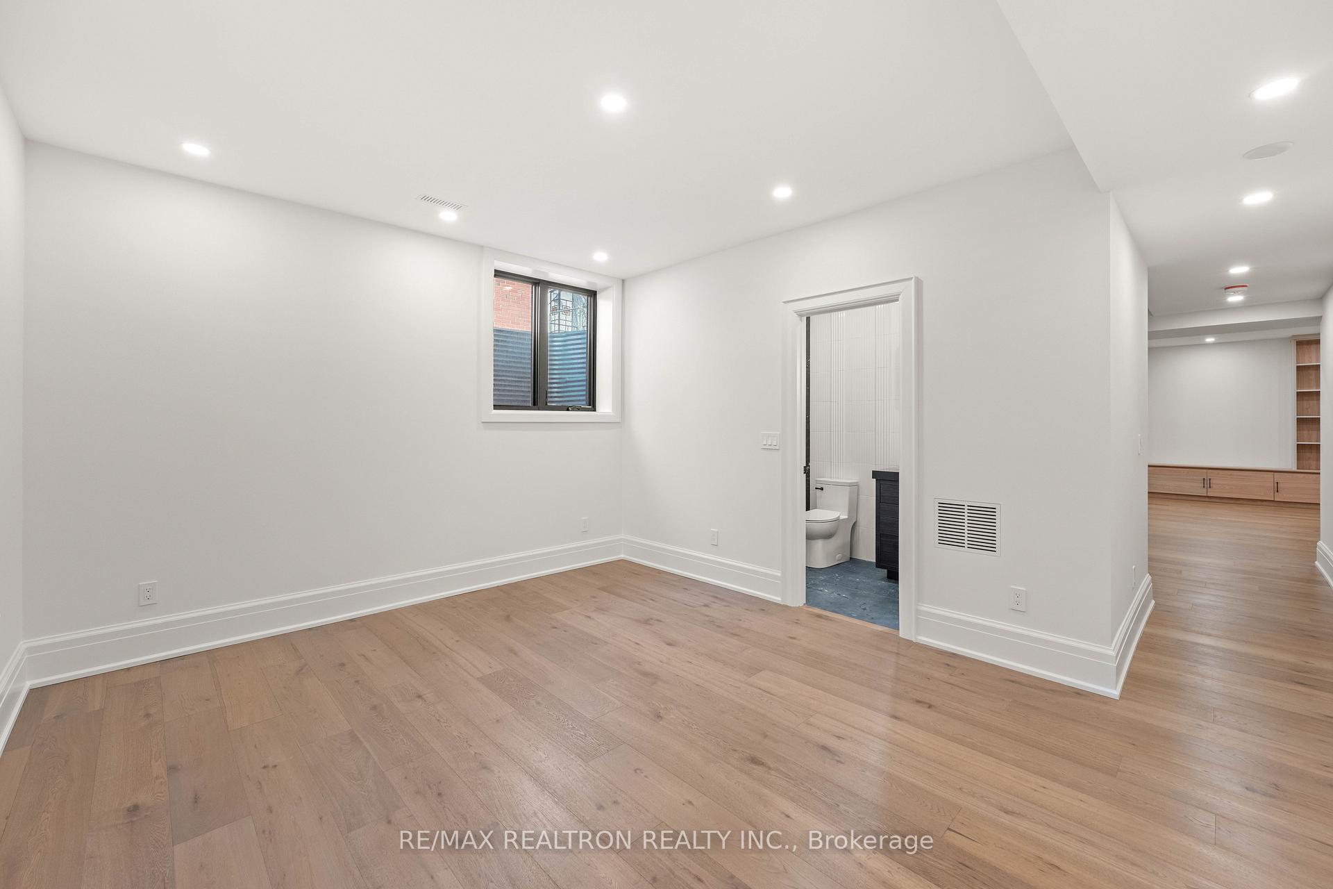 38 Ridgevale Drive, Toronto