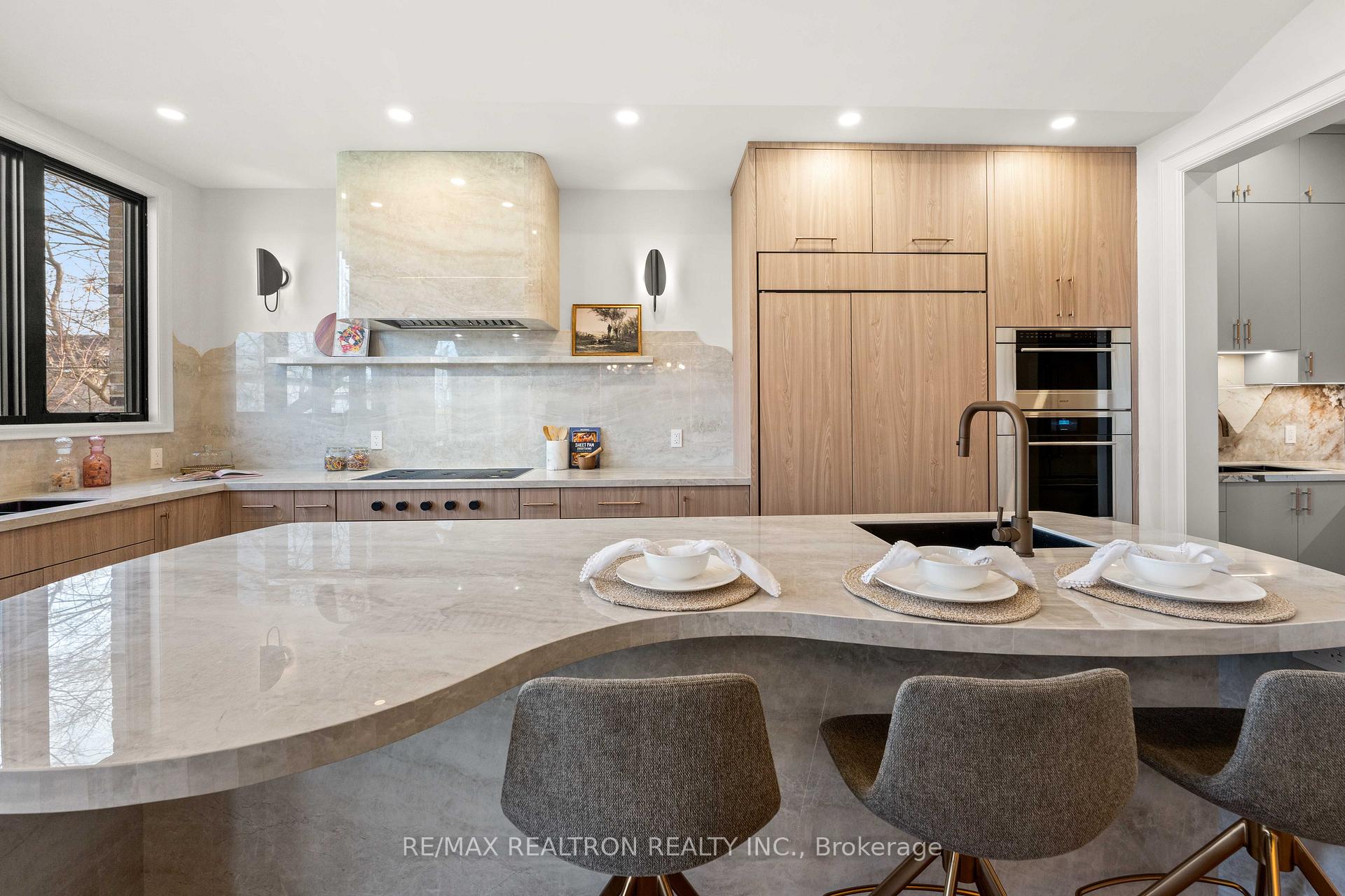 38 Ridgevale Drive, Toronto