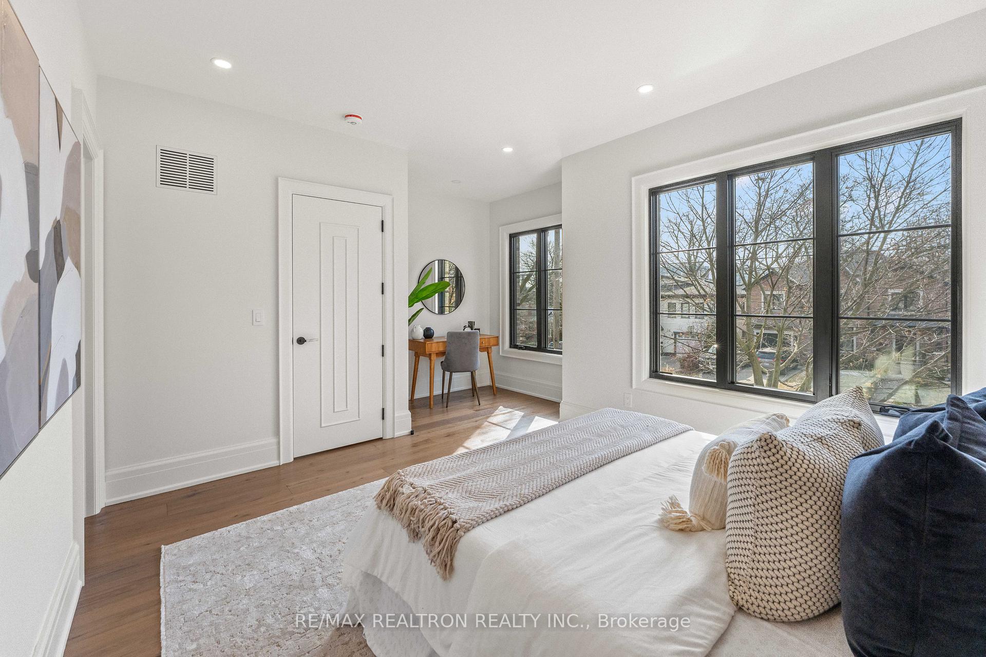 38 Ridgevale Drive, Toronto