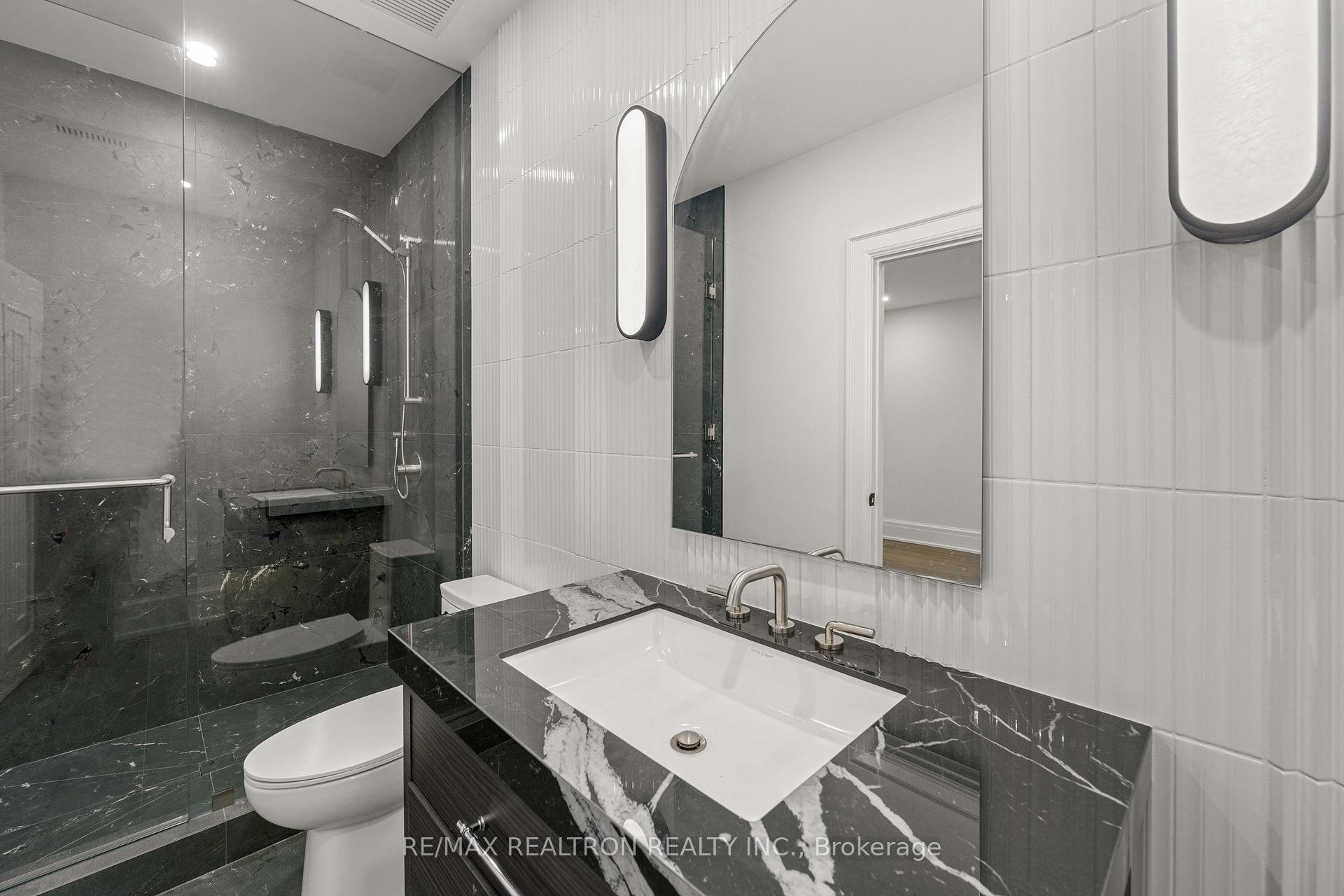38 Ridgevale Drive, Toronto