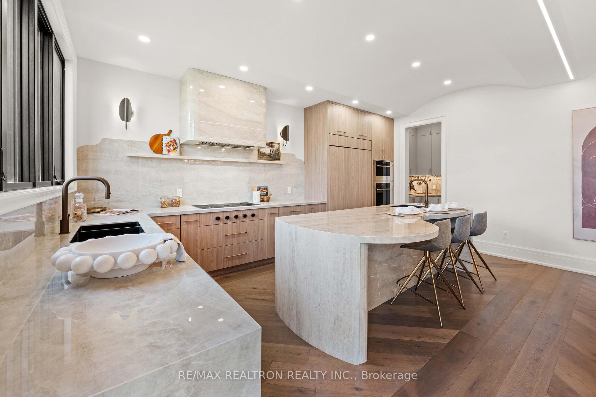 38 Ridgevale Drive, Toronto