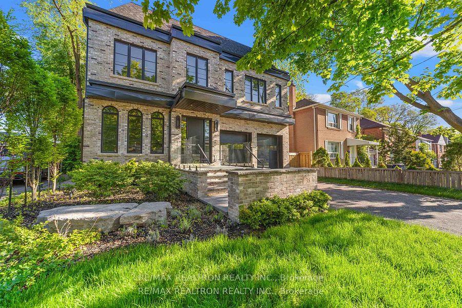 38 Ridgevale Drive, Toronto