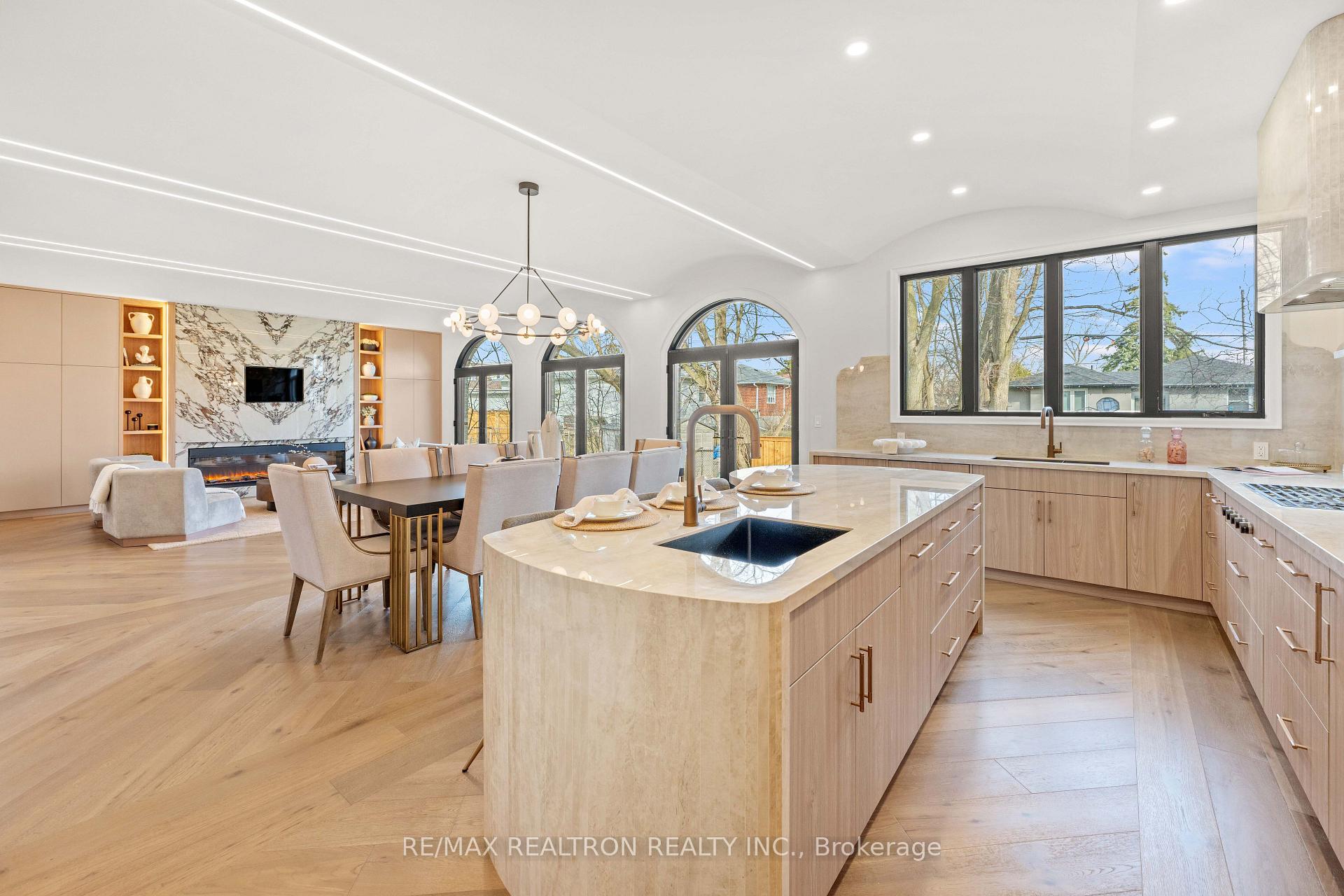 38 Ridgevale Drive, Toronto