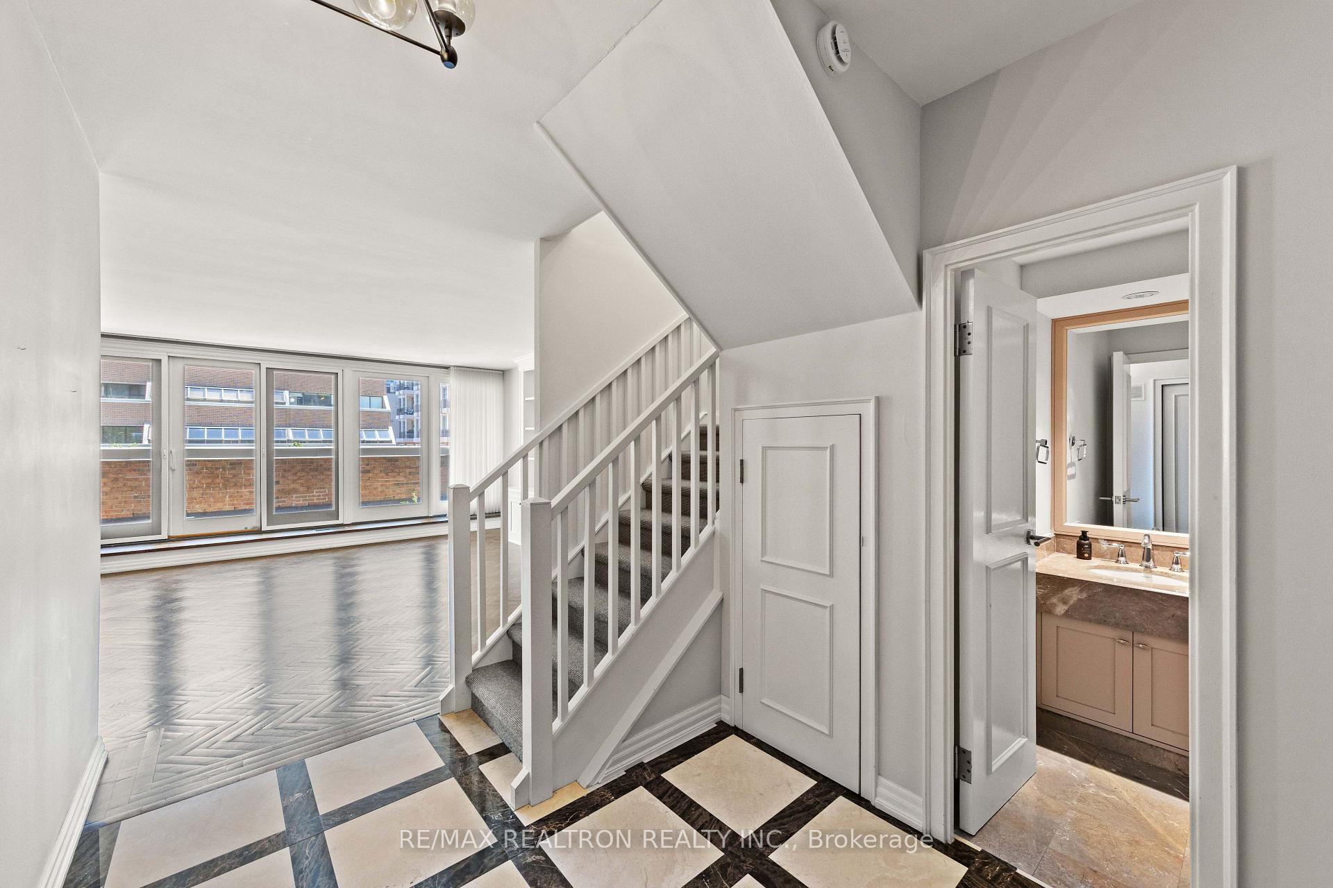55A Avenue Road 412, Toronto Unit: 412