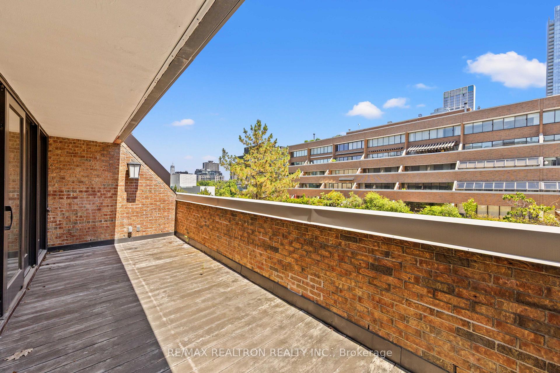 55A Avenue Road 412, Toronto Unit: 412