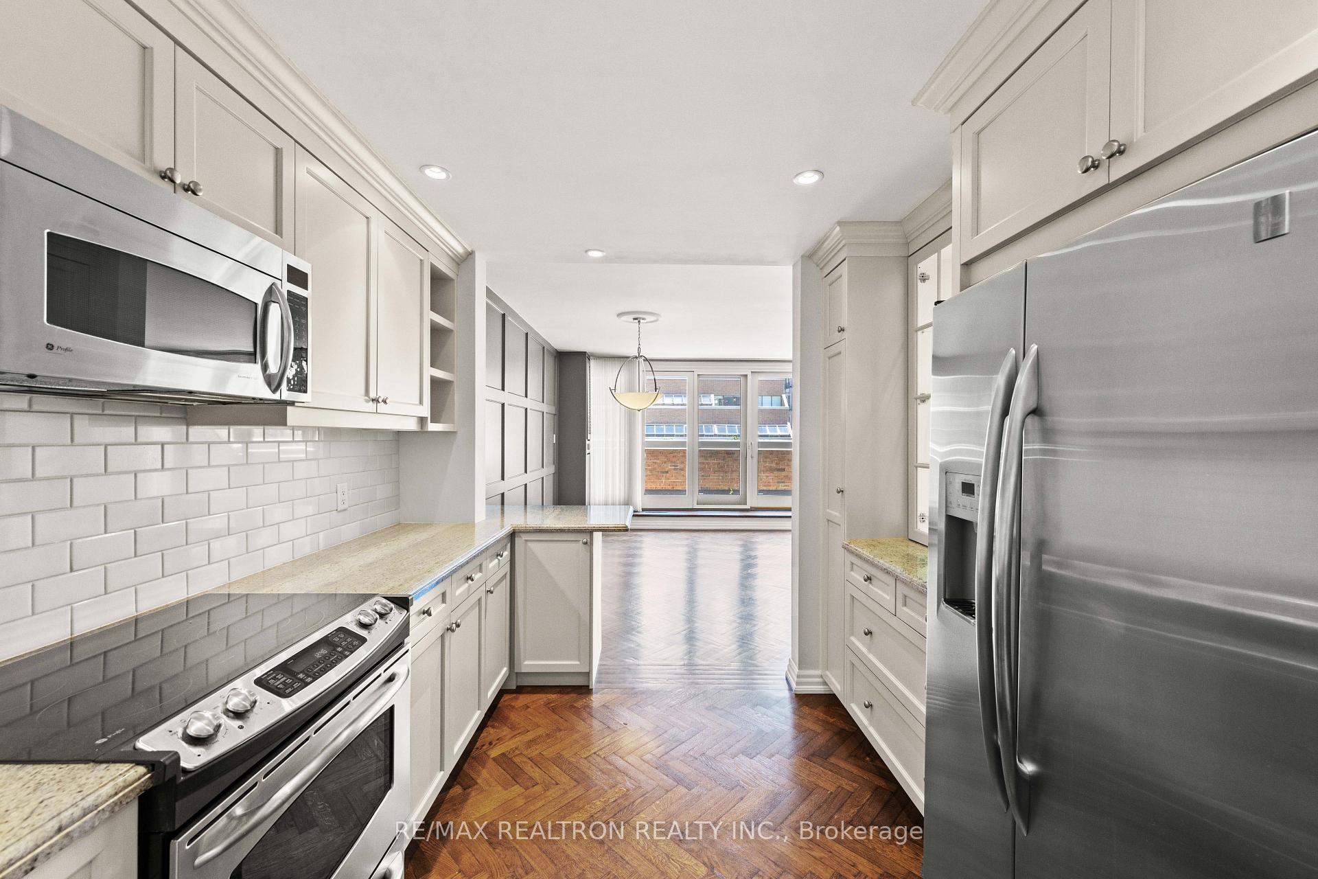 55A Avenue Road 412, Toronto Unit: 412
