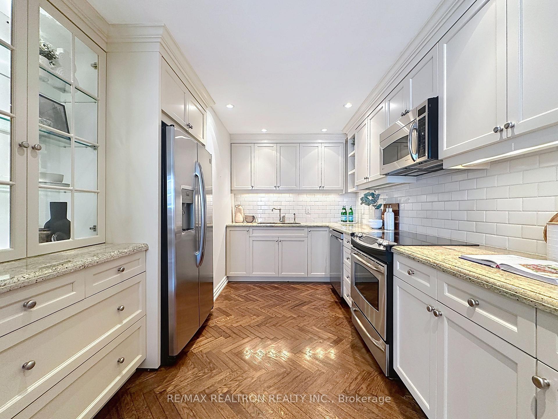 55A Avenue Road 412, Toronto Unit: 412