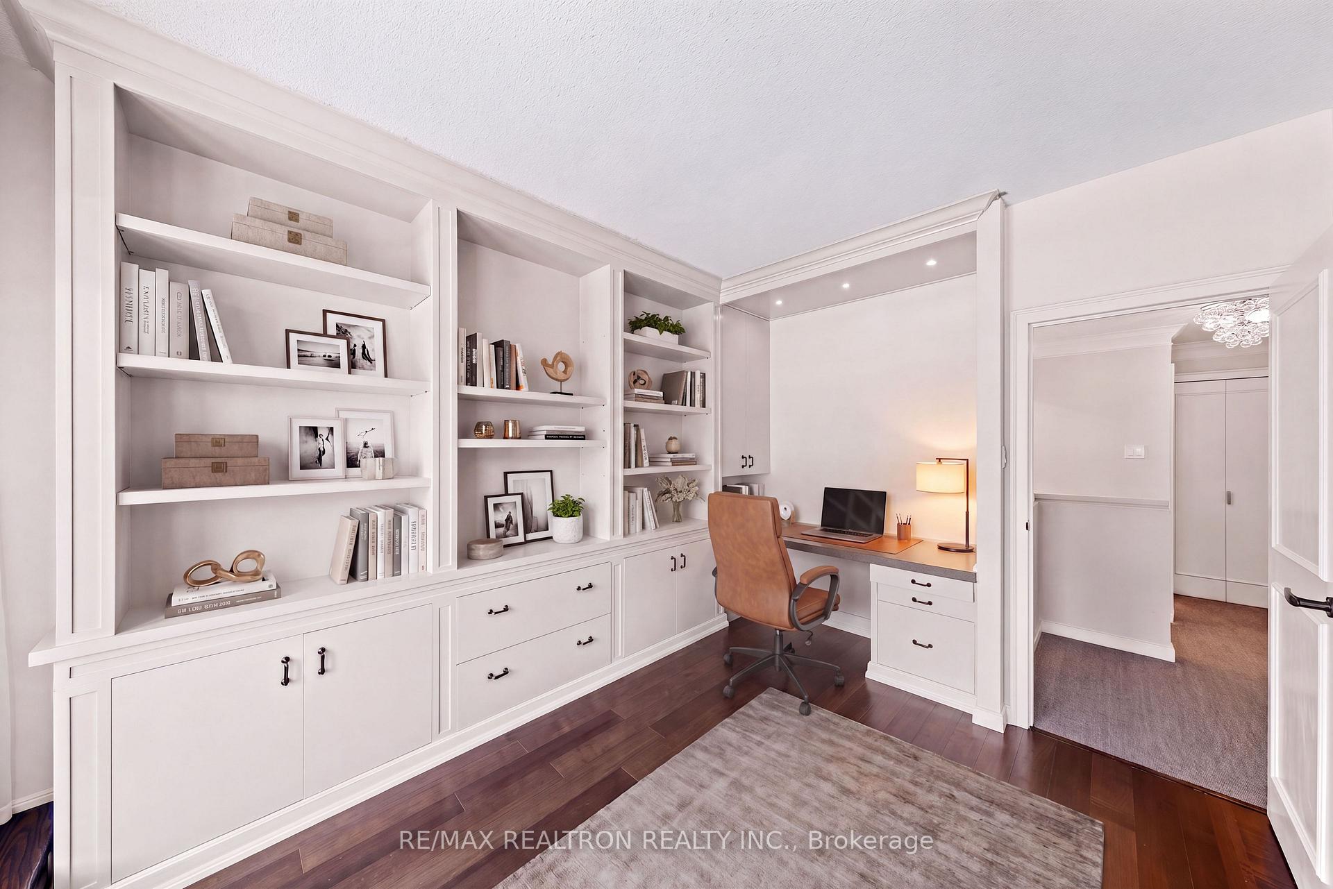 55A Avenue Road 412, Toronto Unit: 412