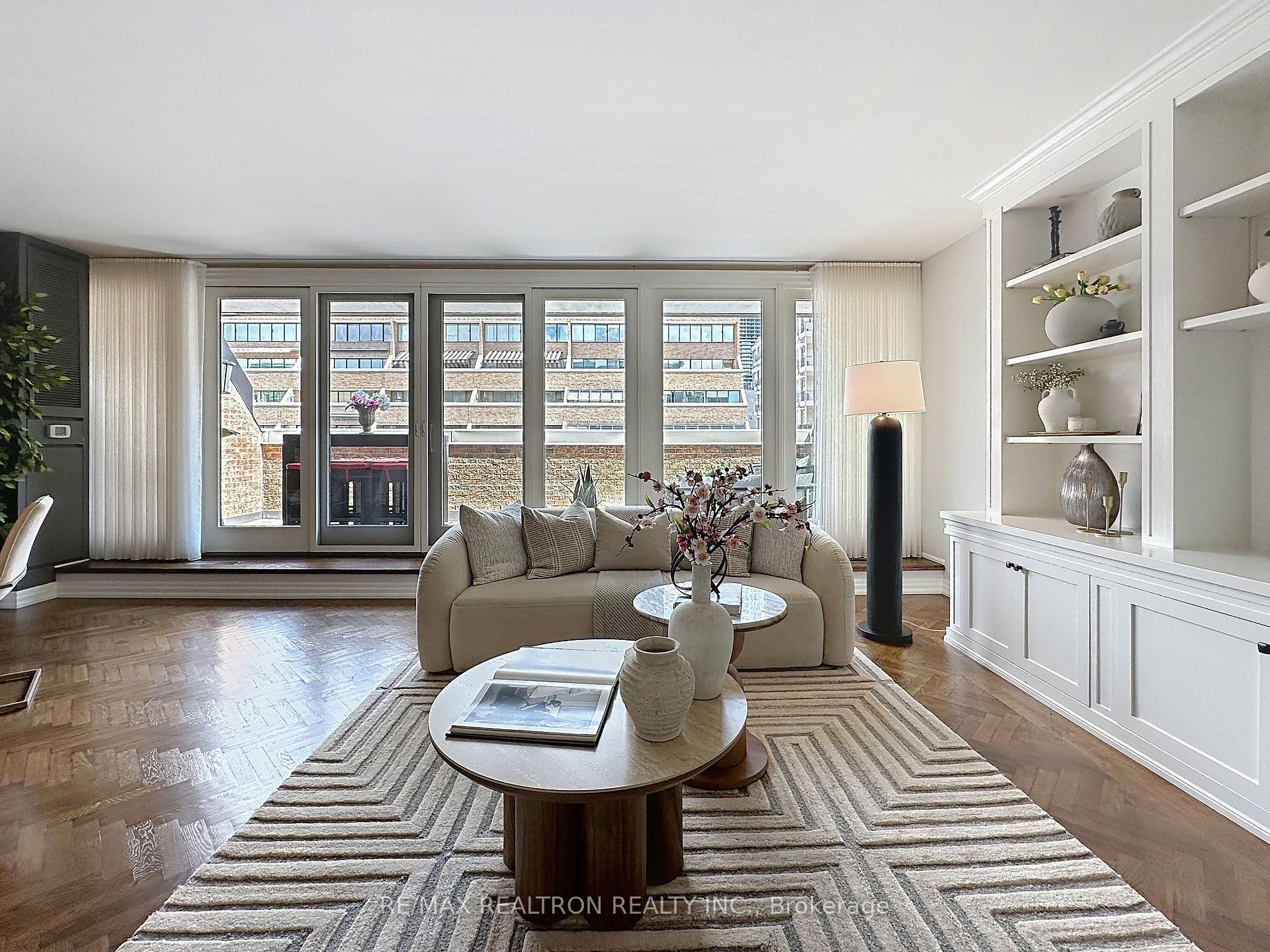 55A Avenue Road 412, Toronto Unit: 412