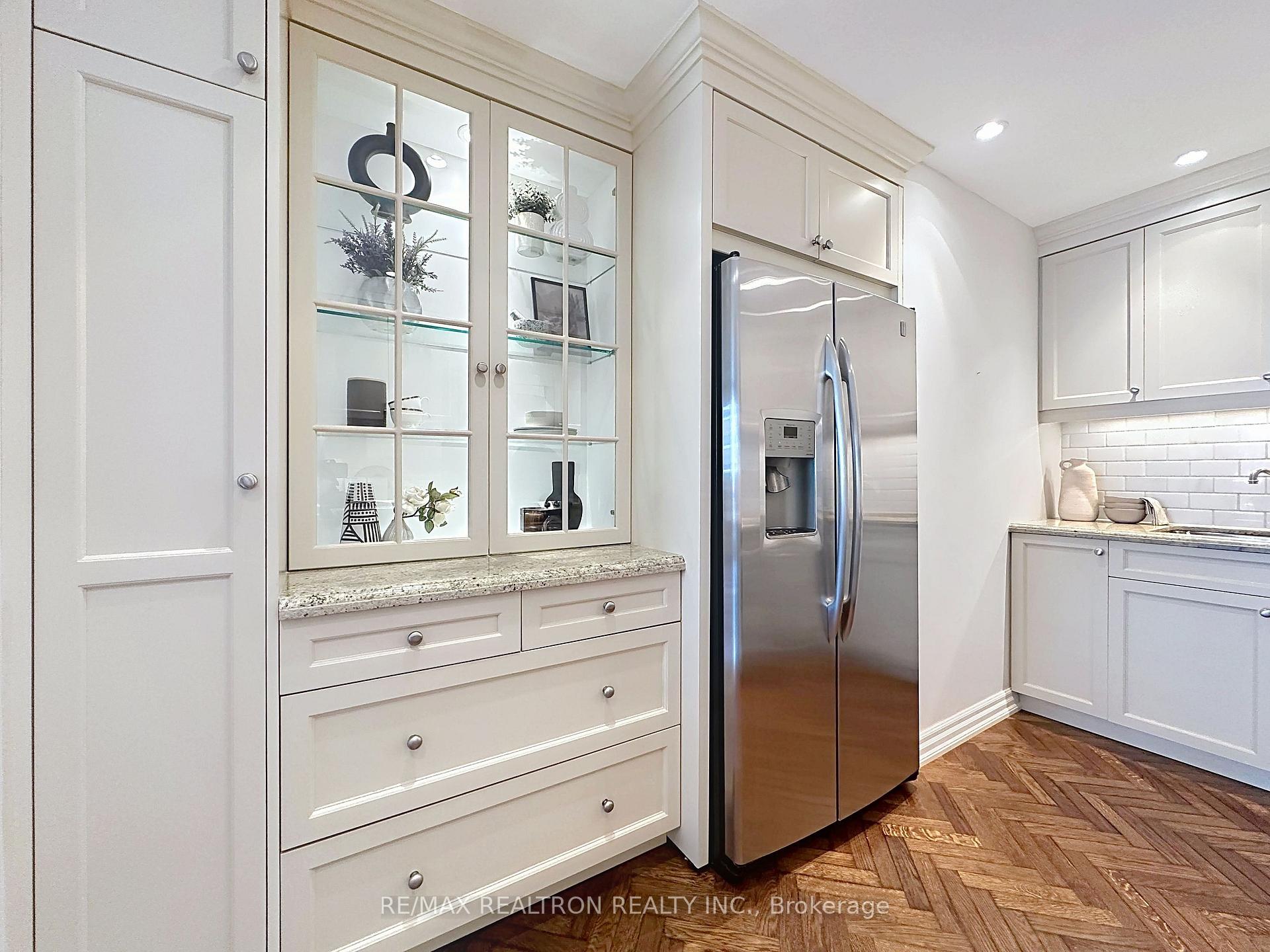 55A Avenue Road 412, Toronto Unit: 412