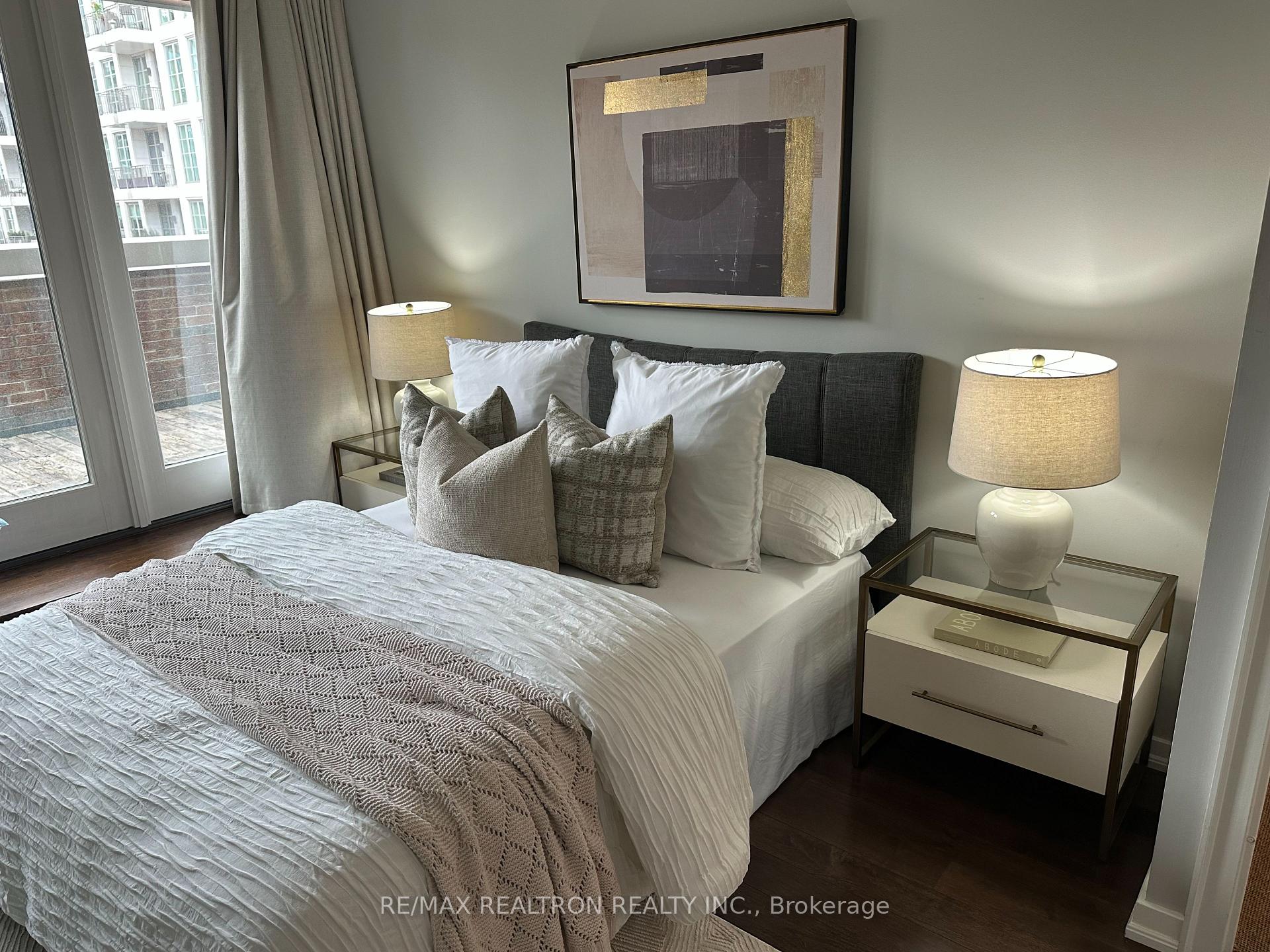 55A Avenue Road 412, Toronto Unit: 412