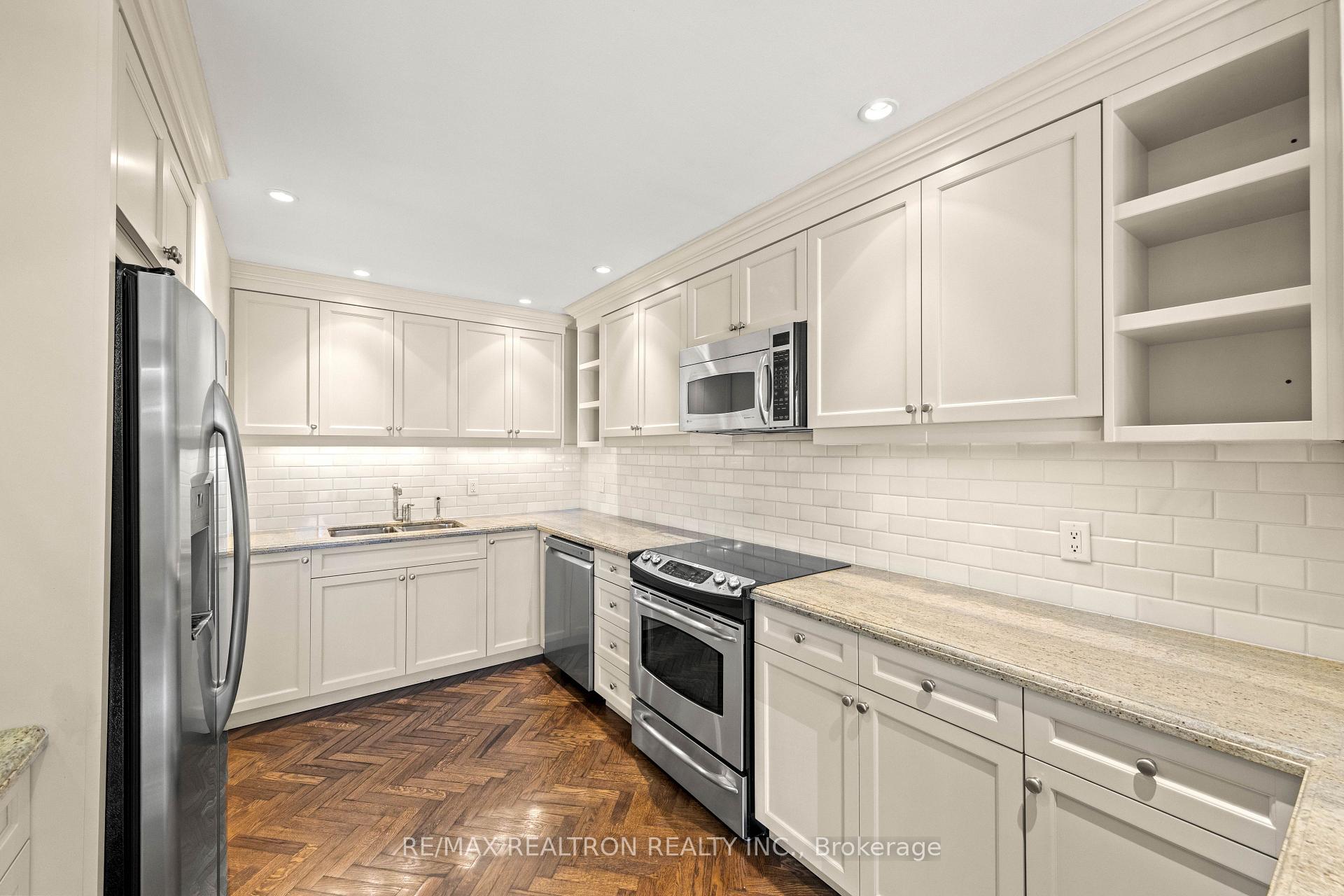 55A Avenue Road 412, Toronto Unit: 412