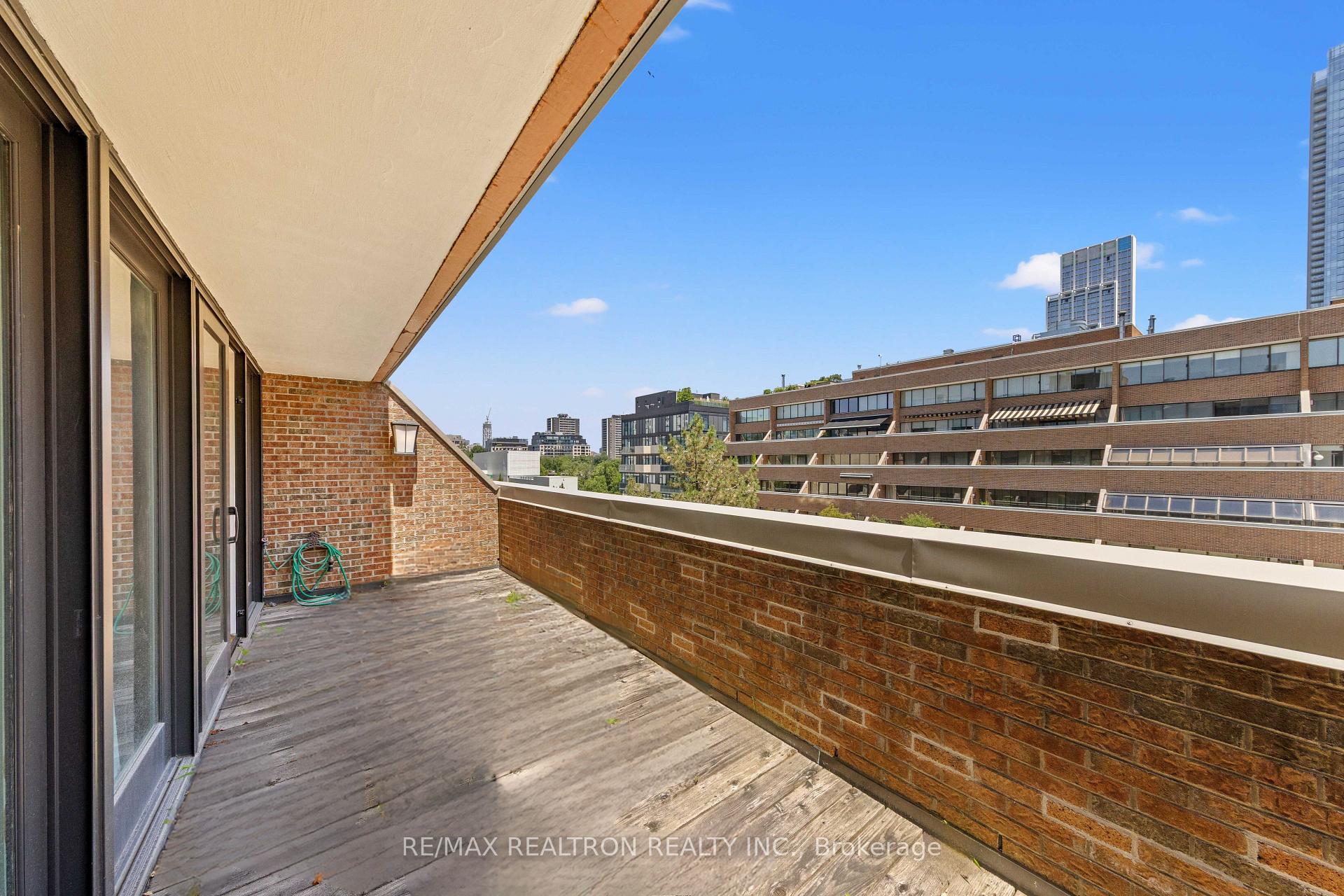 55A Avenue Road 412, Toronto Unit: 412