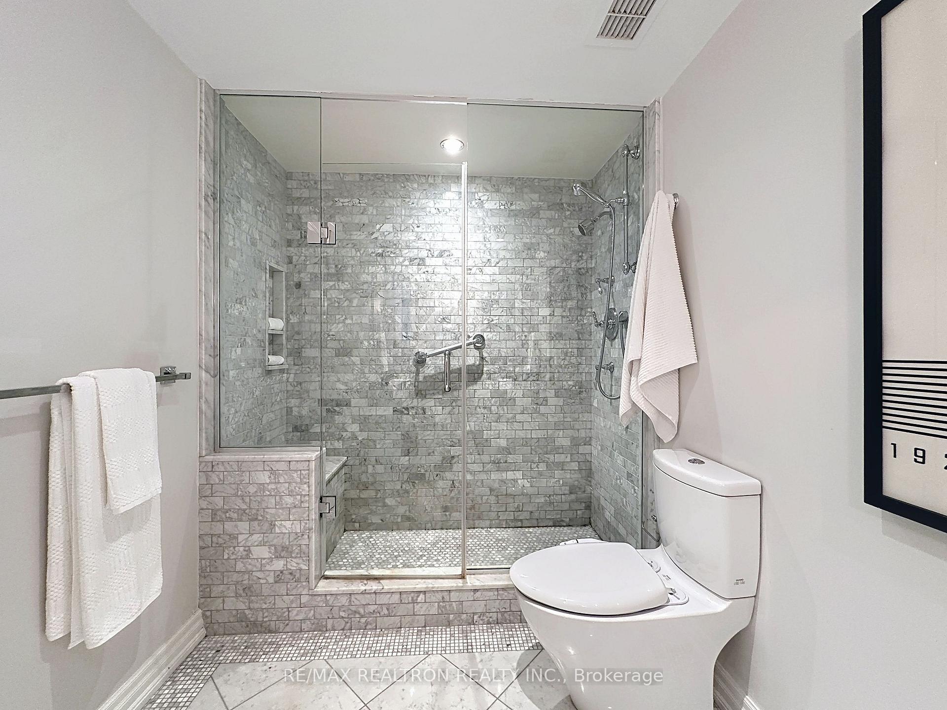 55A Avenue Road 412, Toronto Unit: 412