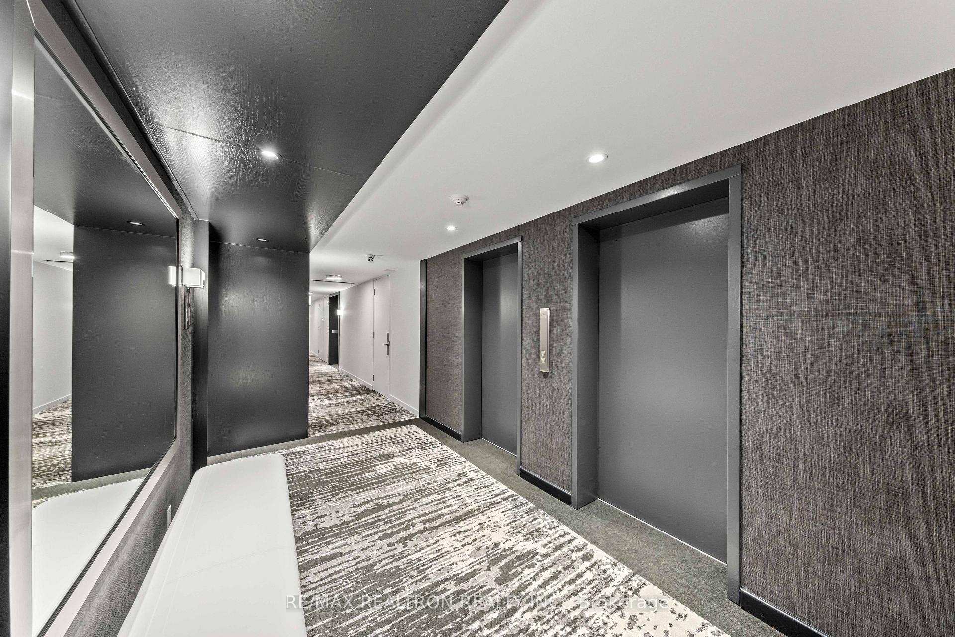 55A Avenue Road 412, Toronto Unit: 412