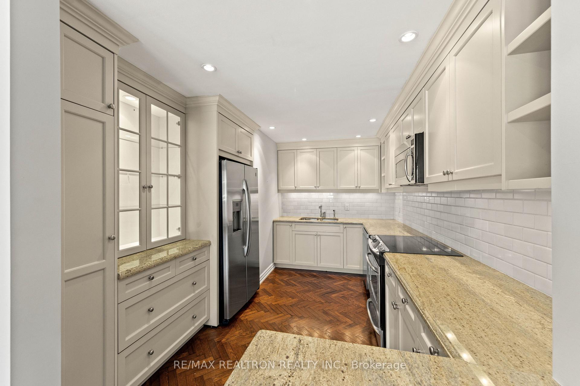 55A Avenue Road 412, Toronto Unit: 412