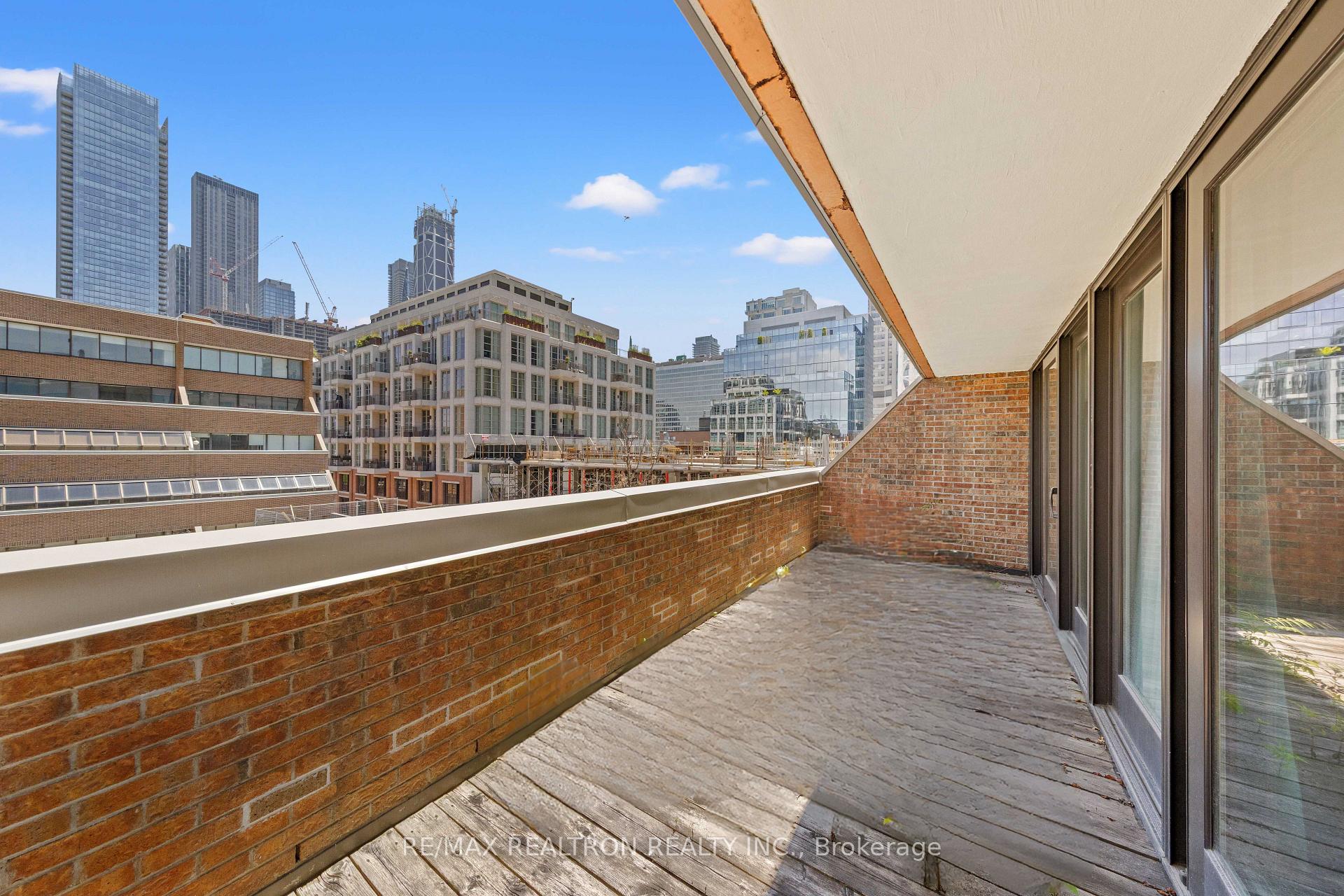55A Avenue Road 412, Toronto Unit: 412