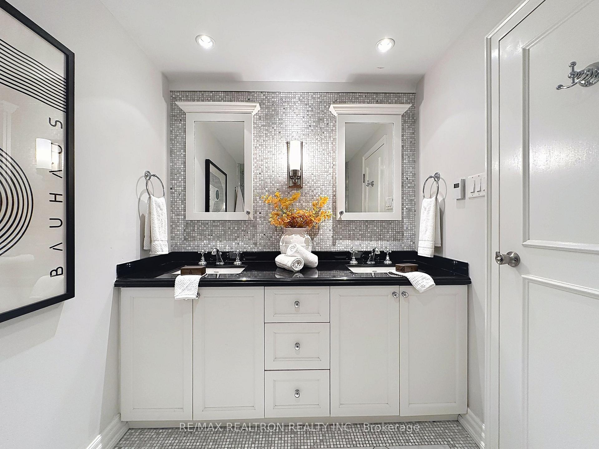 55A Avenue Road 412, Toronto Unit: 412