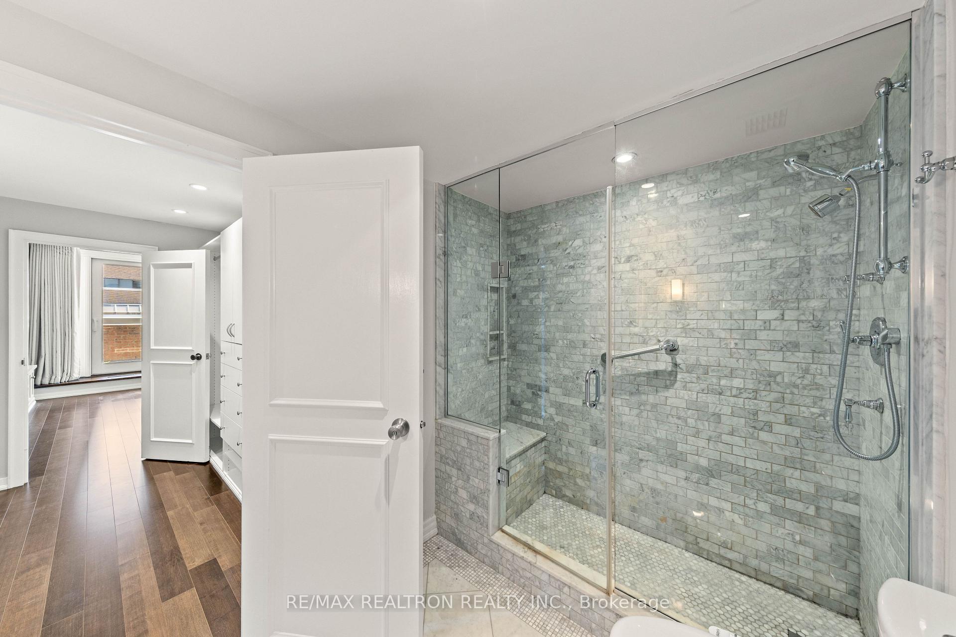 55A Avenue Road 412, Toronto Unit: 412