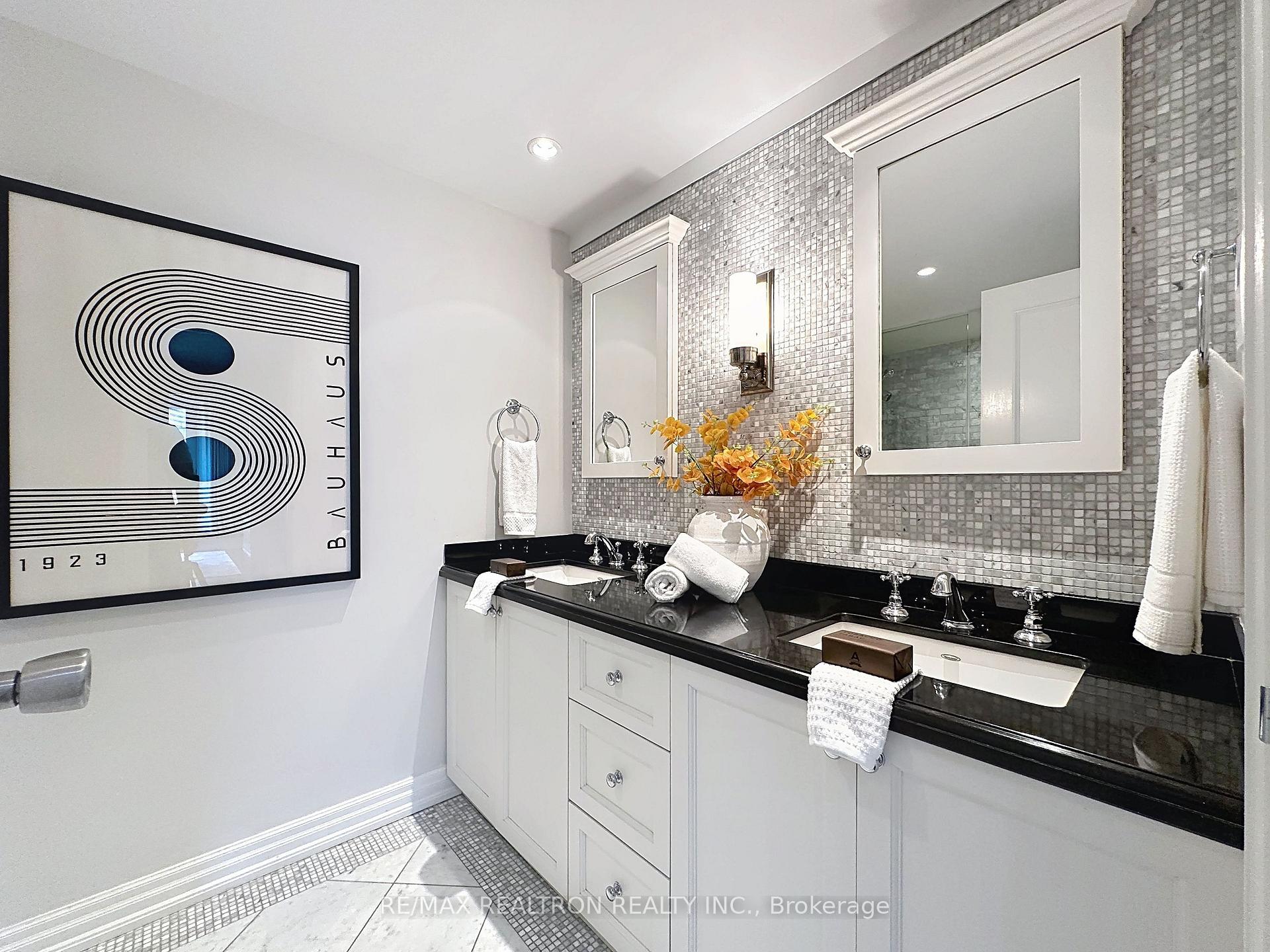 55A Avenue Road 412, Toronto Unit: 412