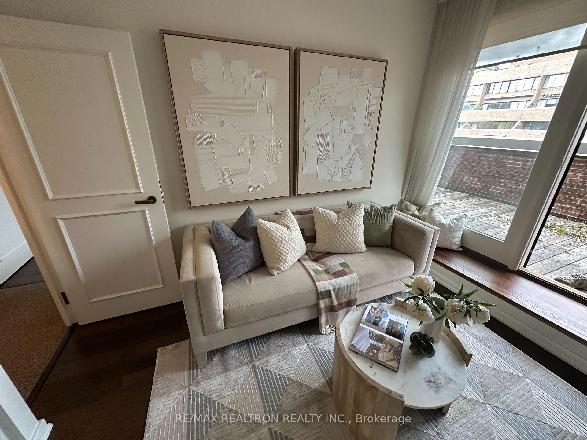 55A Avenue Road 412, Toronto Unit: 412